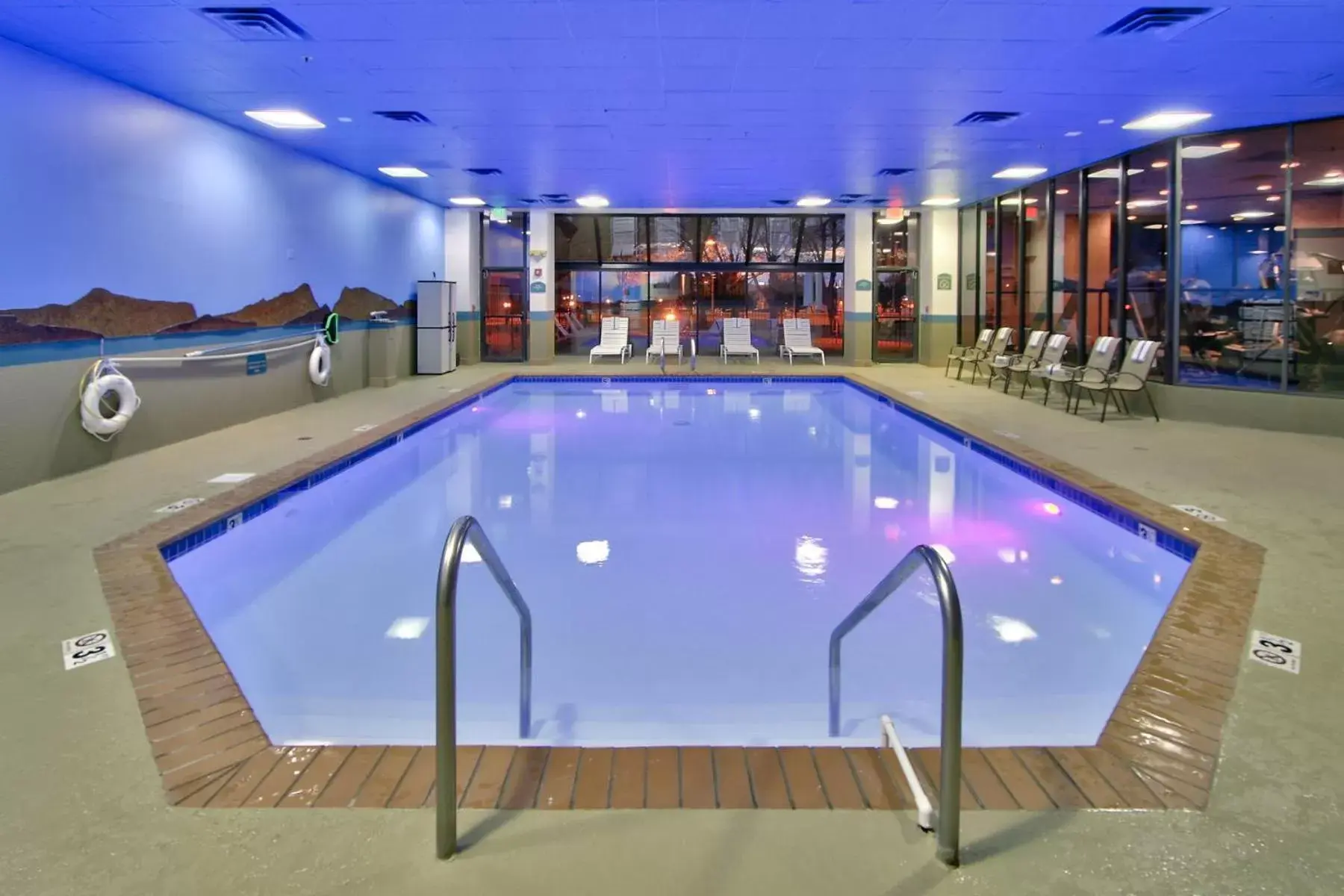 Swimming Pool in Ramada by Wyndham Albuquerque Midtown