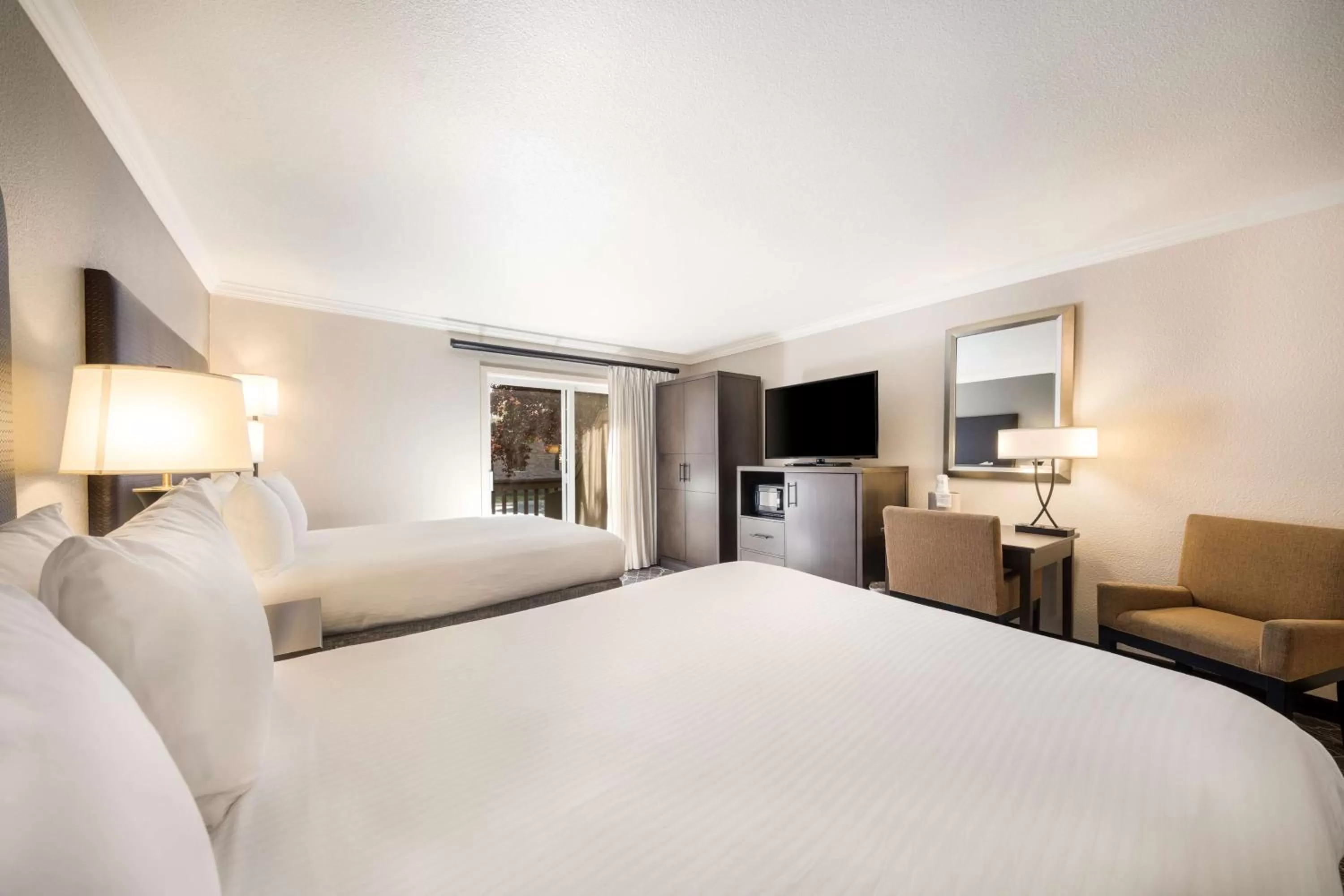 Bedroom, Bed in Best Western Danville Sycamore Inn