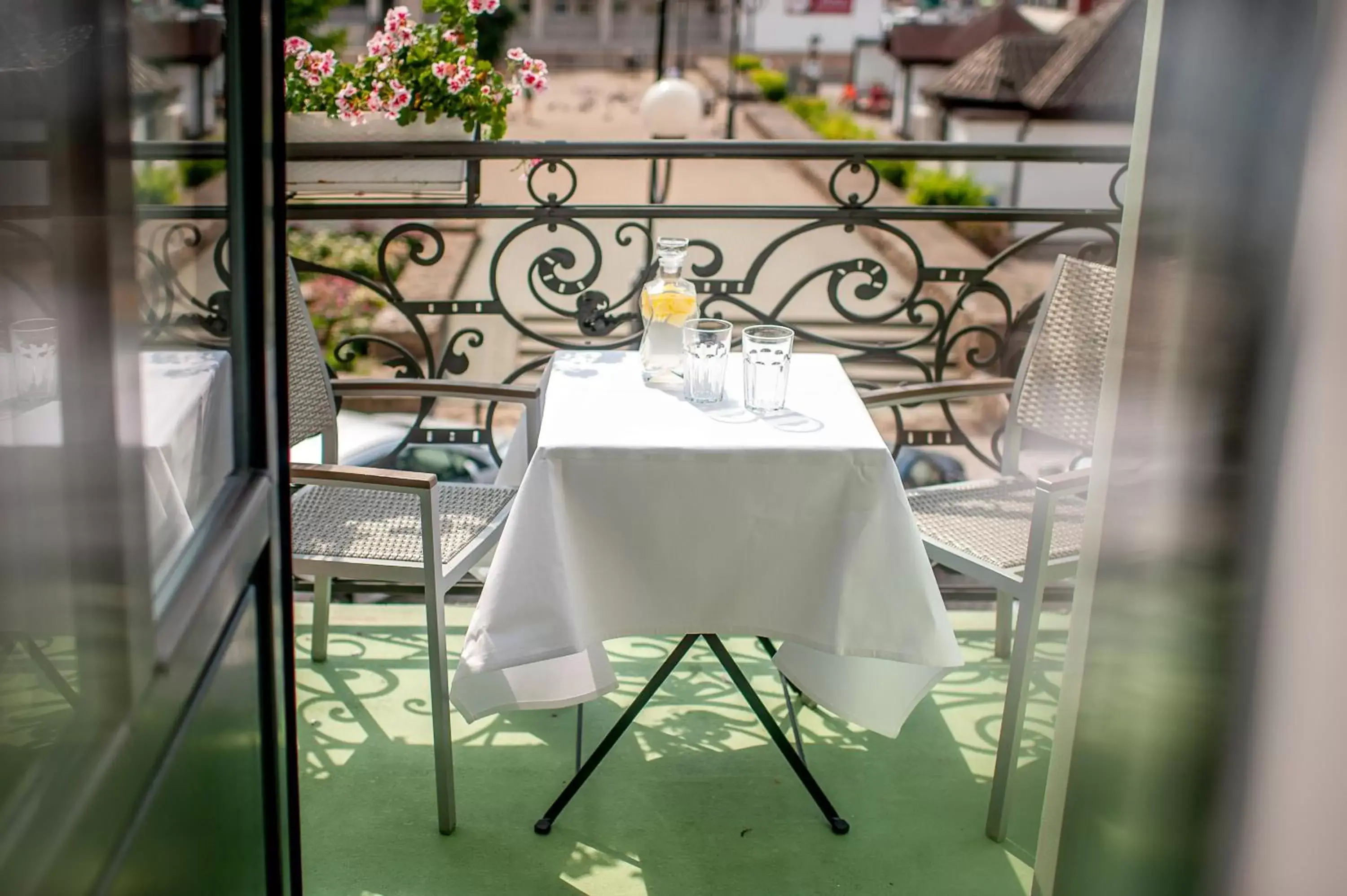 Balcony/Terrace, Restaurant/Places to Eat in Plaza Boutique Hotel
