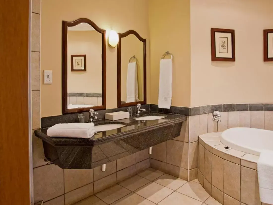 Bathroom in Kievits Kroon Gauteng Wine Estate