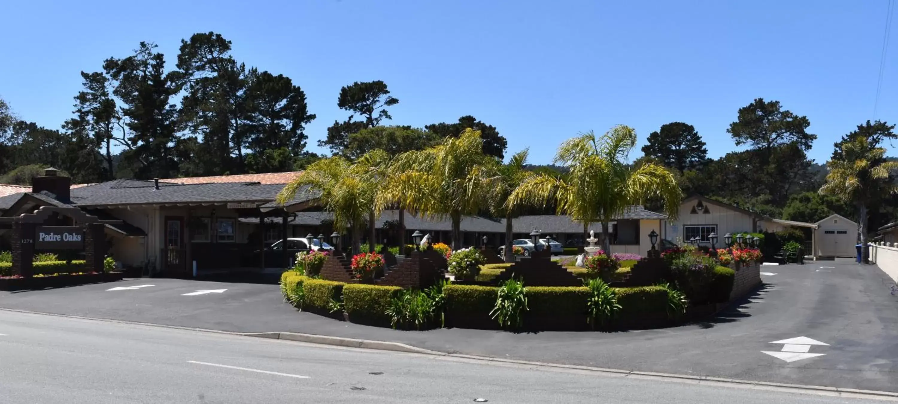 Property building in Padre Oaks Property building in Padre Oaks