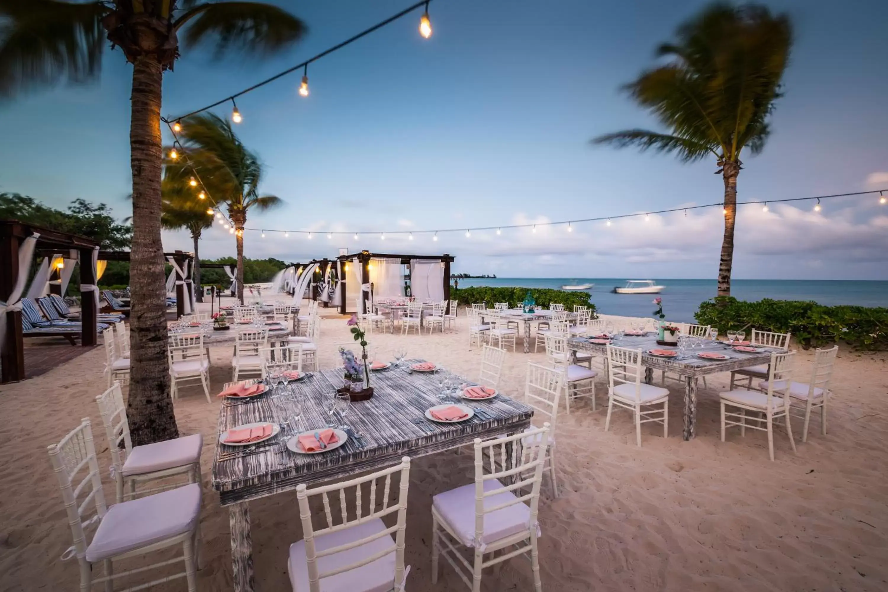 wedding, Restaurant/Places to Eat in BlueBay Grand Esmeralda-All Inclusive