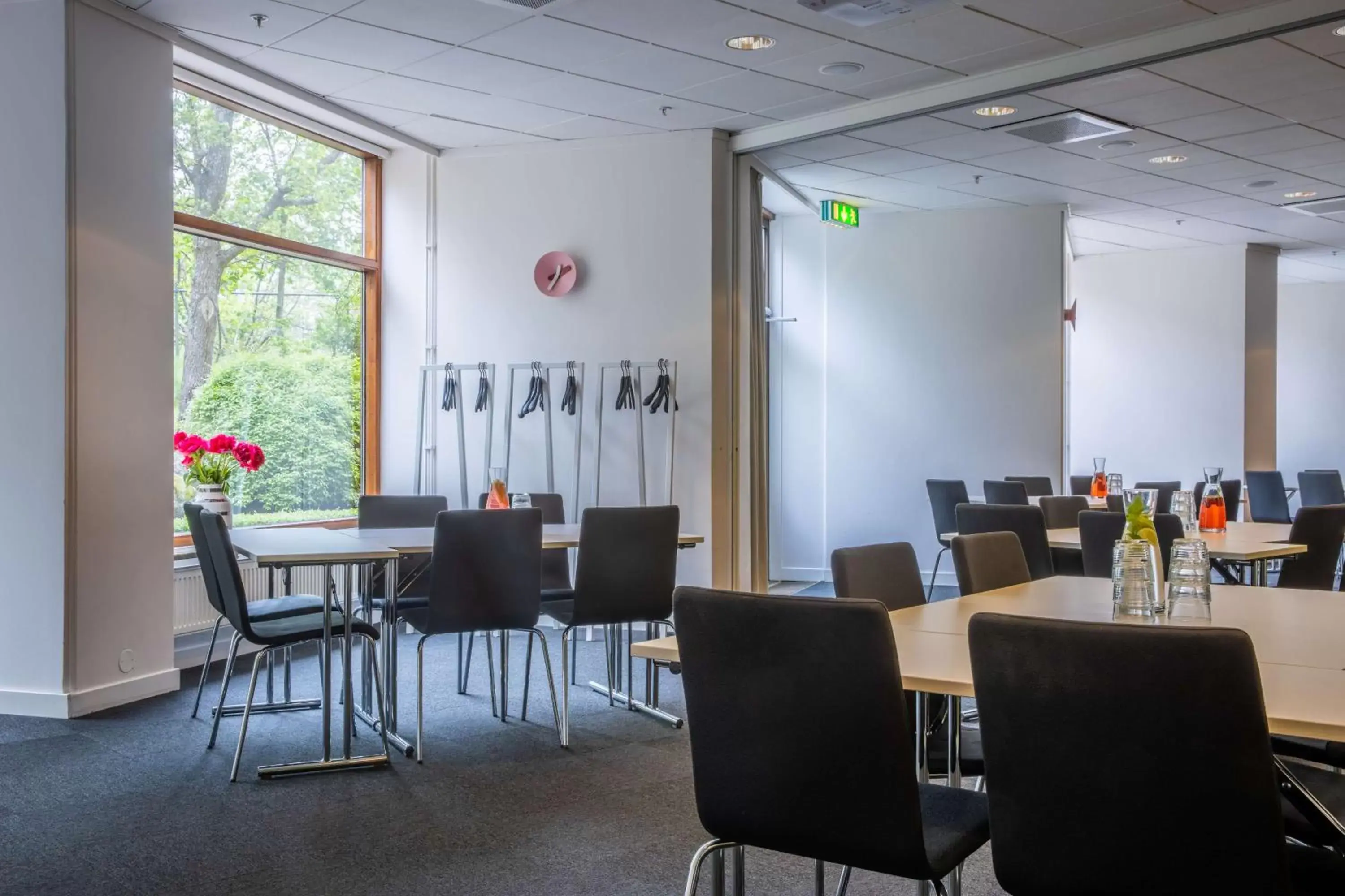 Meeting/conference room, Restaurant/Places to Eat in Park Inn by Radisson Solna
