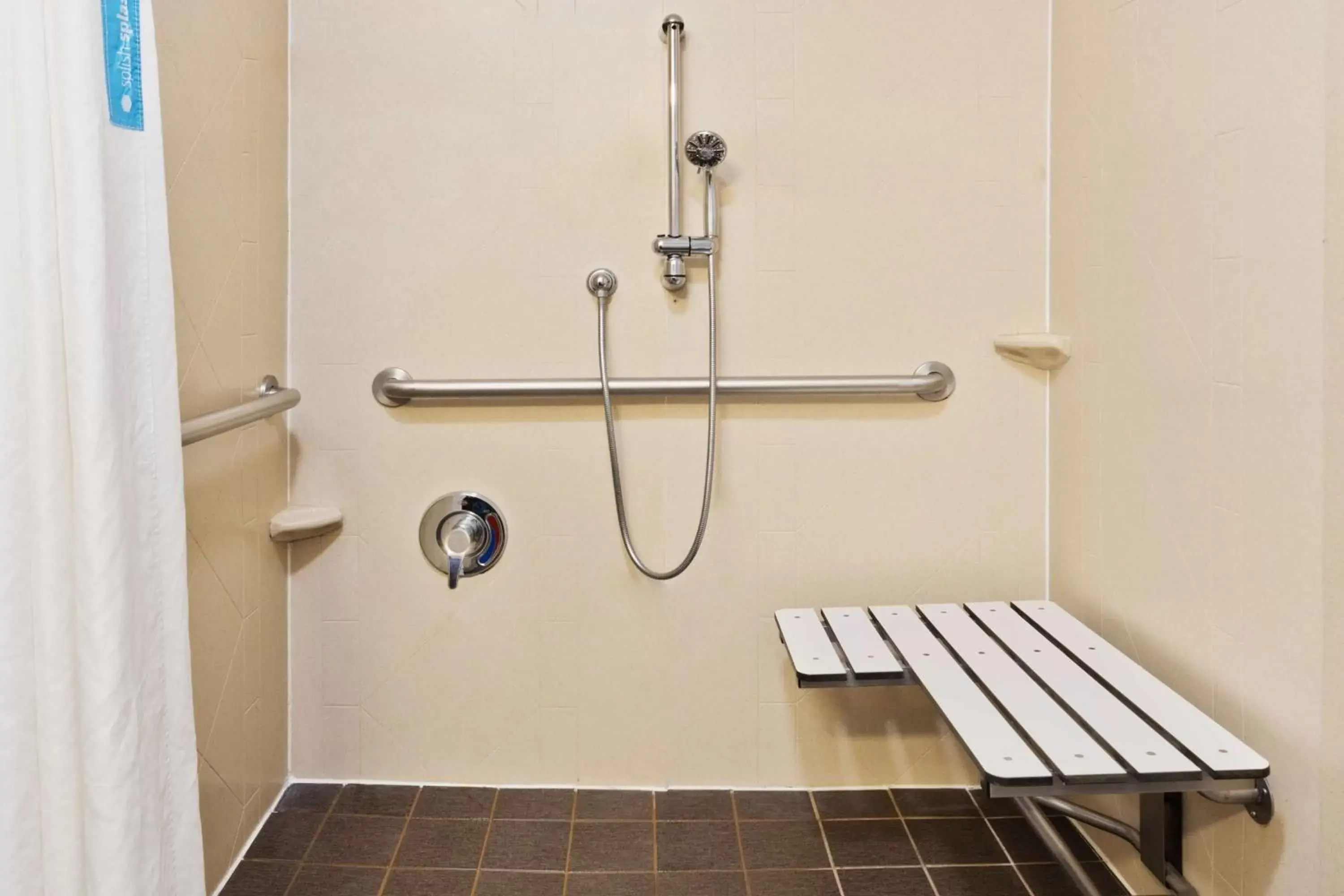 Bathroom in Hampton Inn & Suites Phenix City- Columbus Area