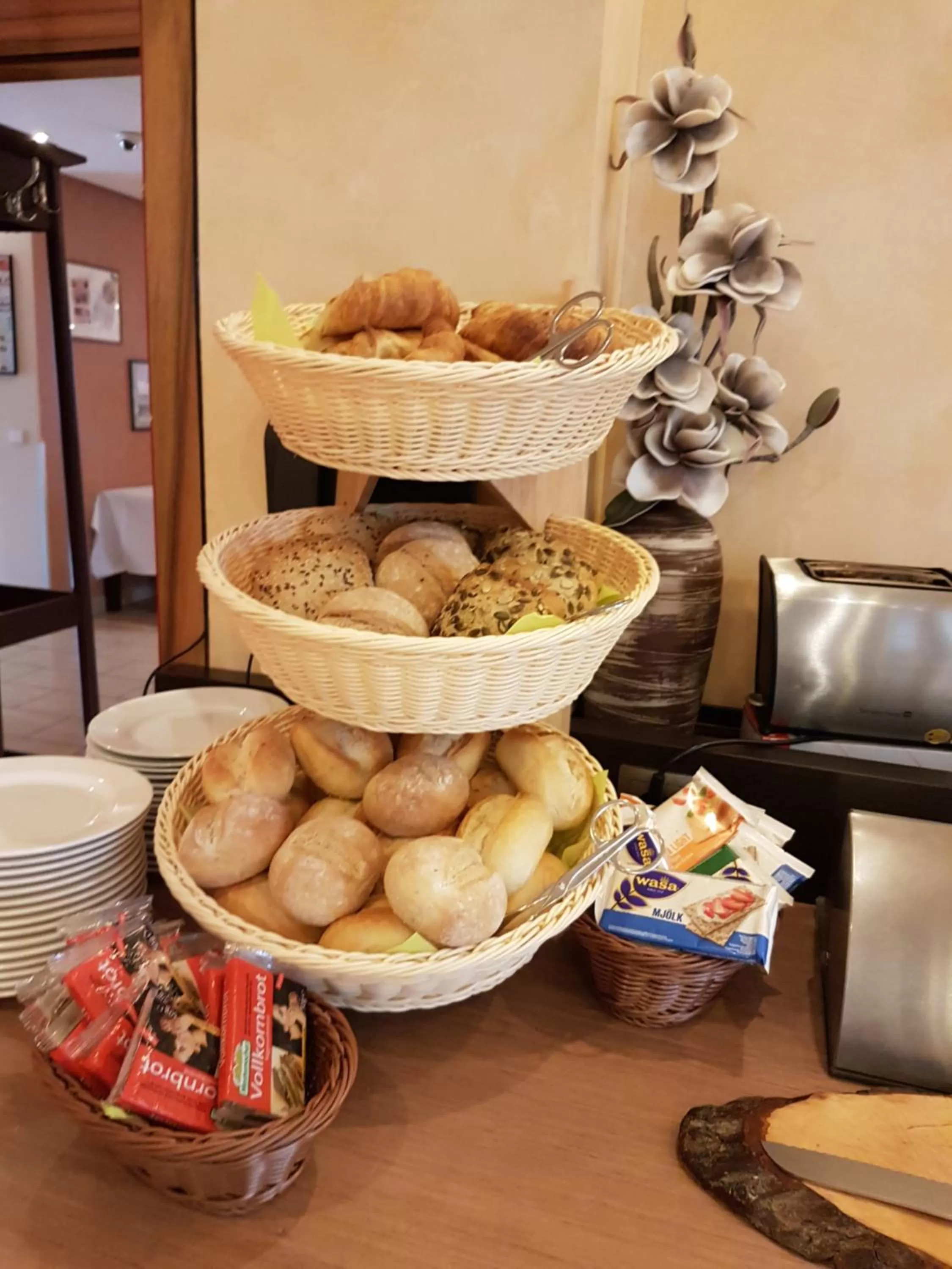 Breakfast in Hotel Zum Weissen Ross