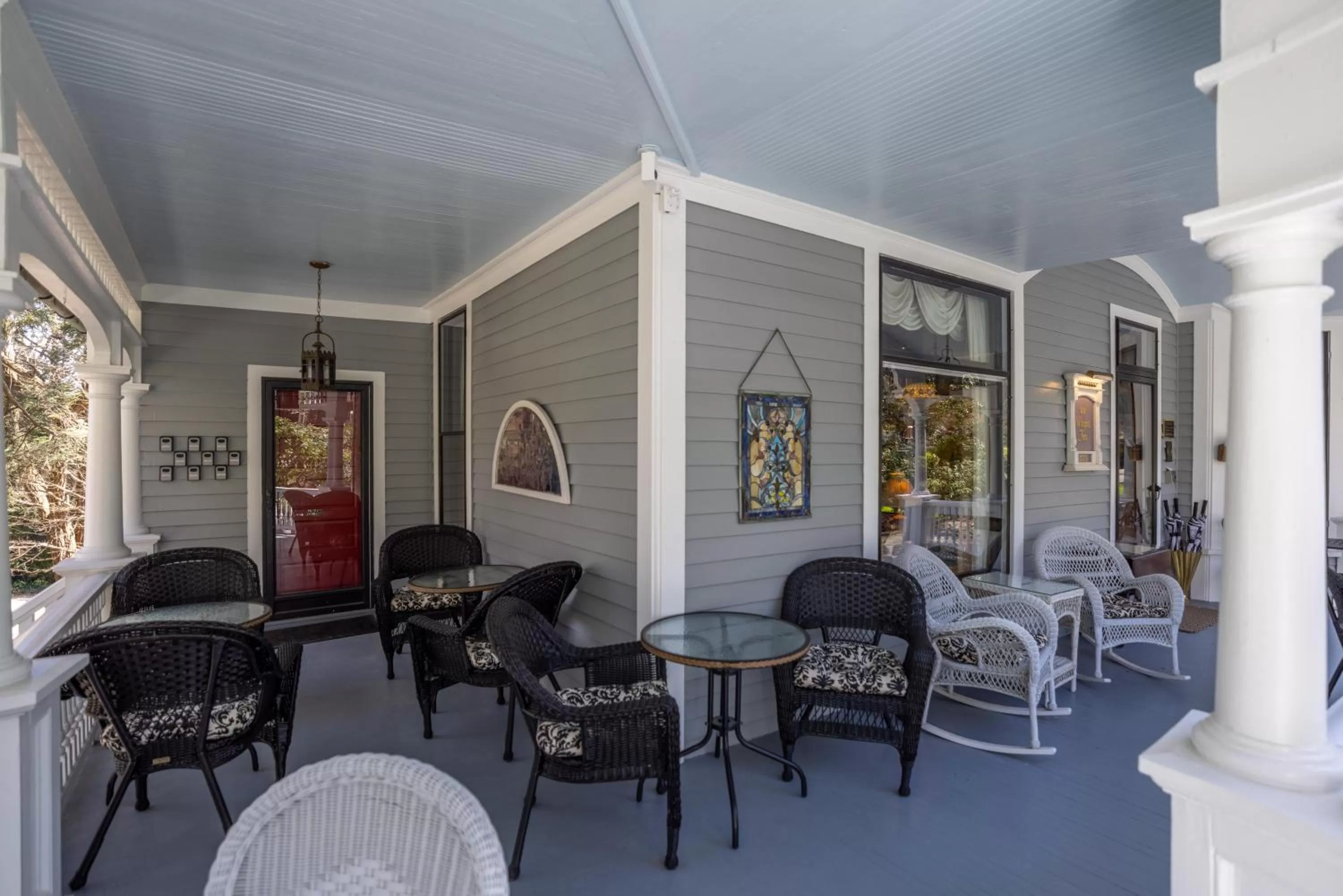 Seating area in The 1899 Wright Inn & Carriage House