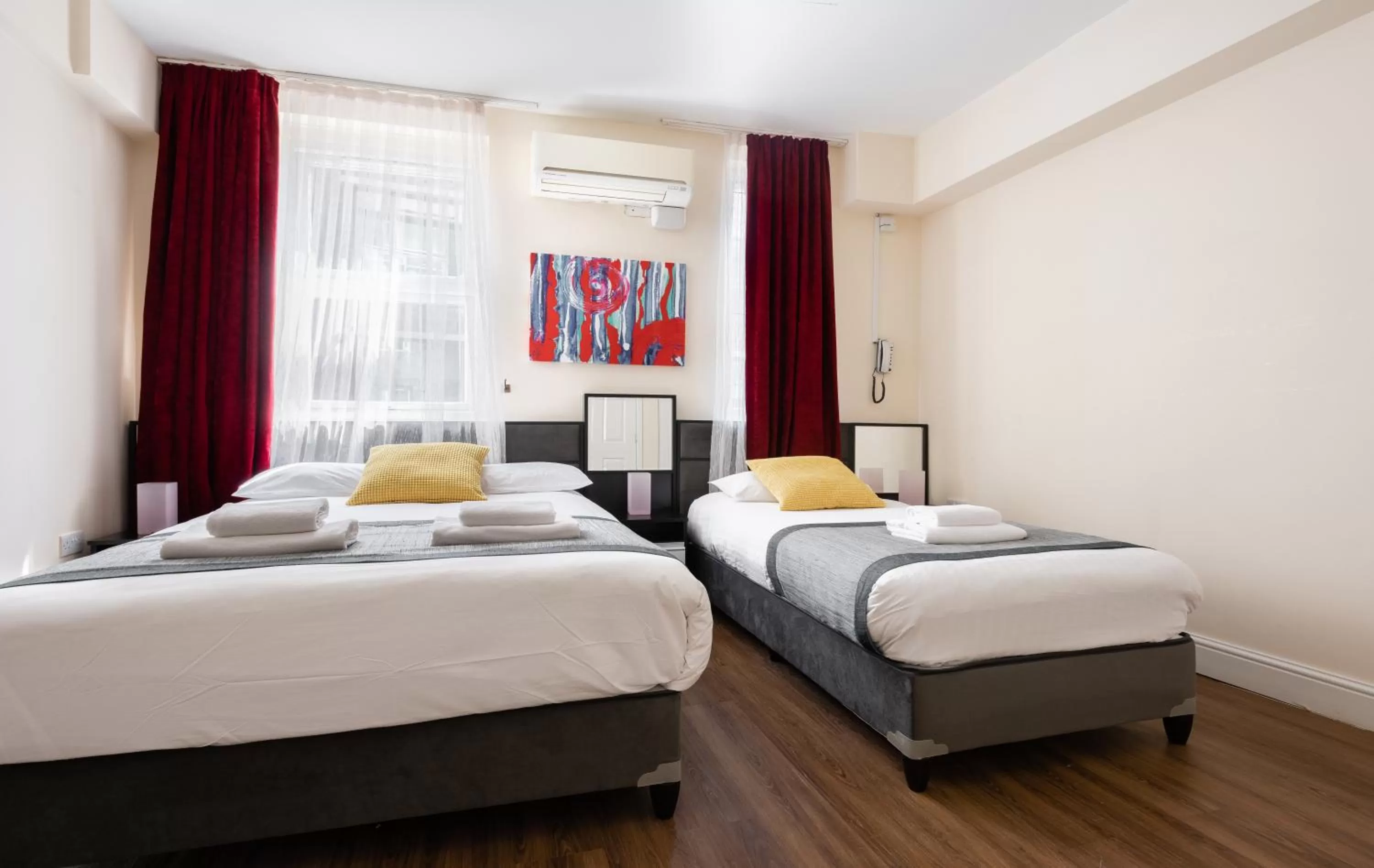 Superior Triple Room in Central Hoxton Shoreditch