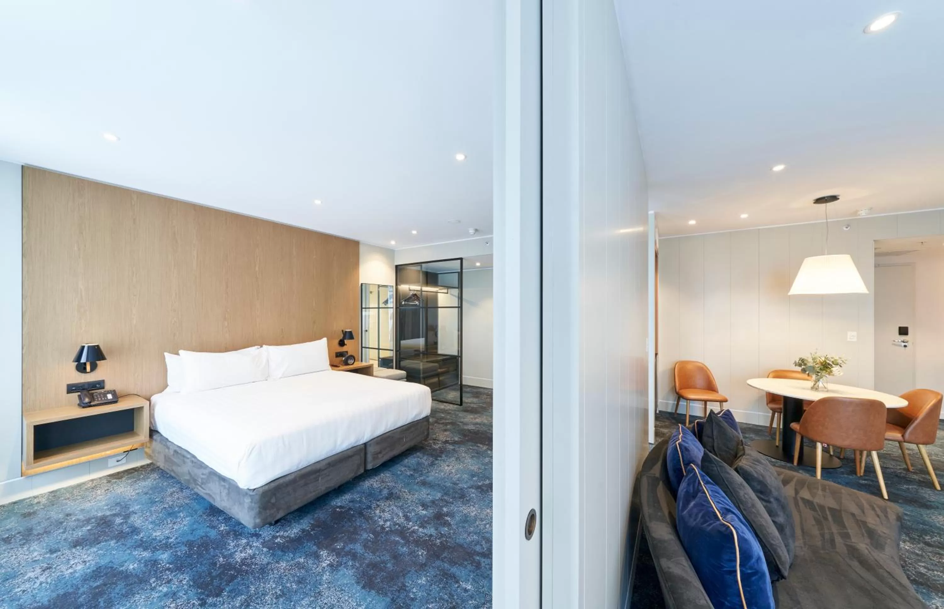 Living room, Bed in Pullman Adelaide