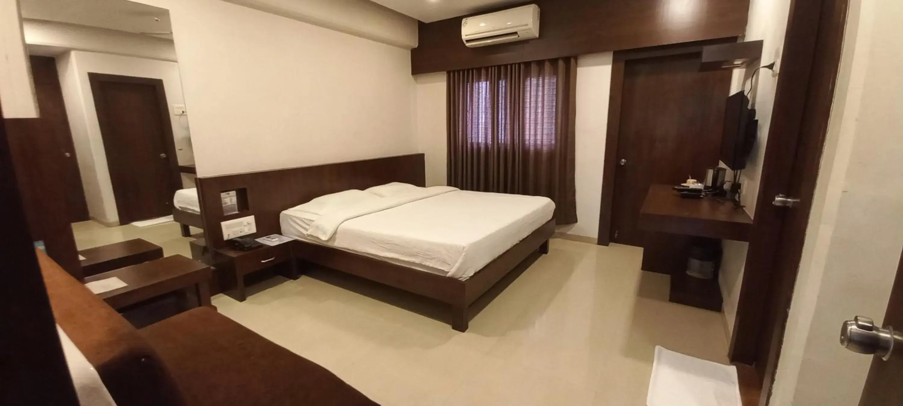 Guests, Bed in Hotel Rama Heritage