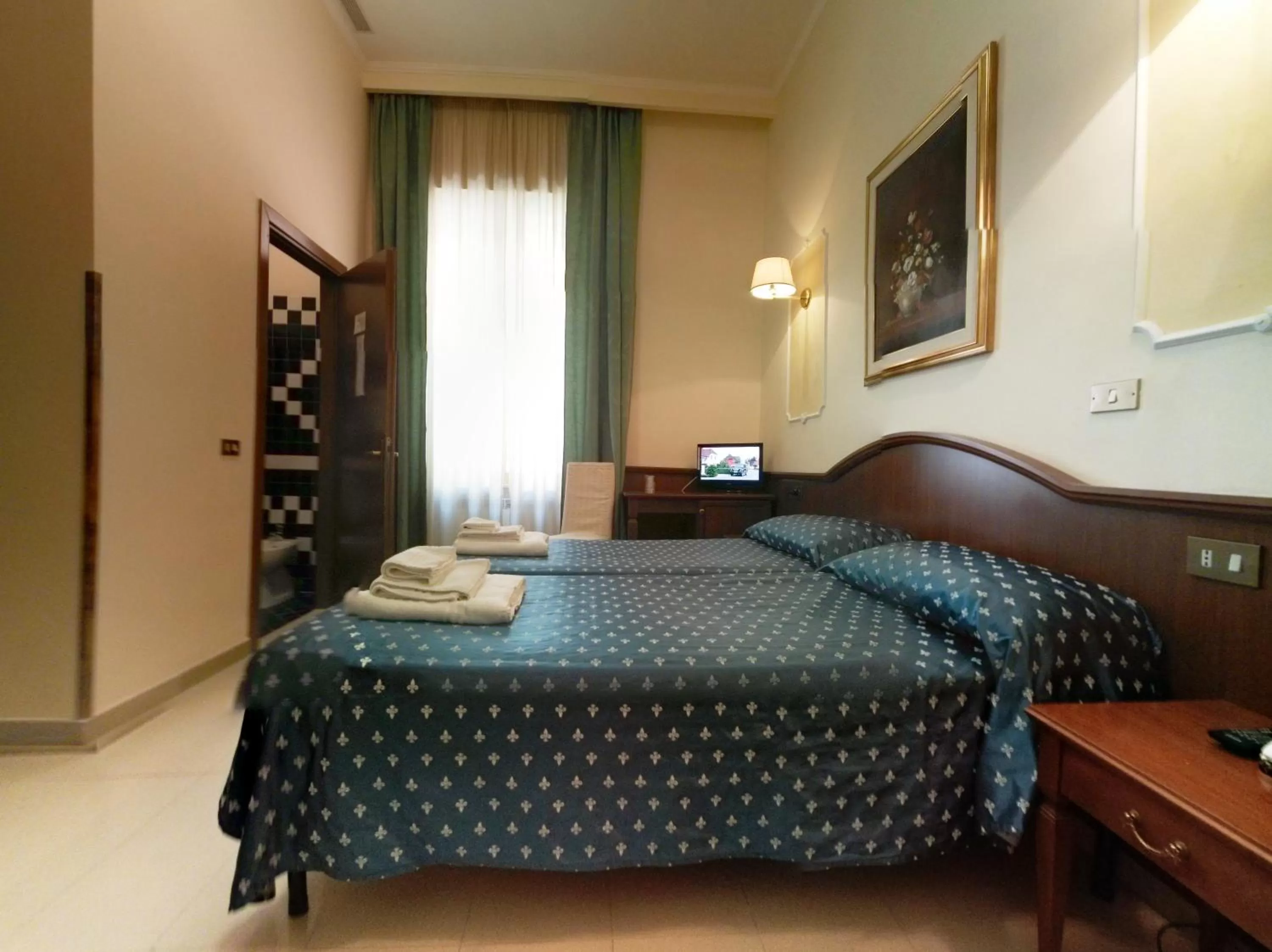 Bed in Cambridge Hotel