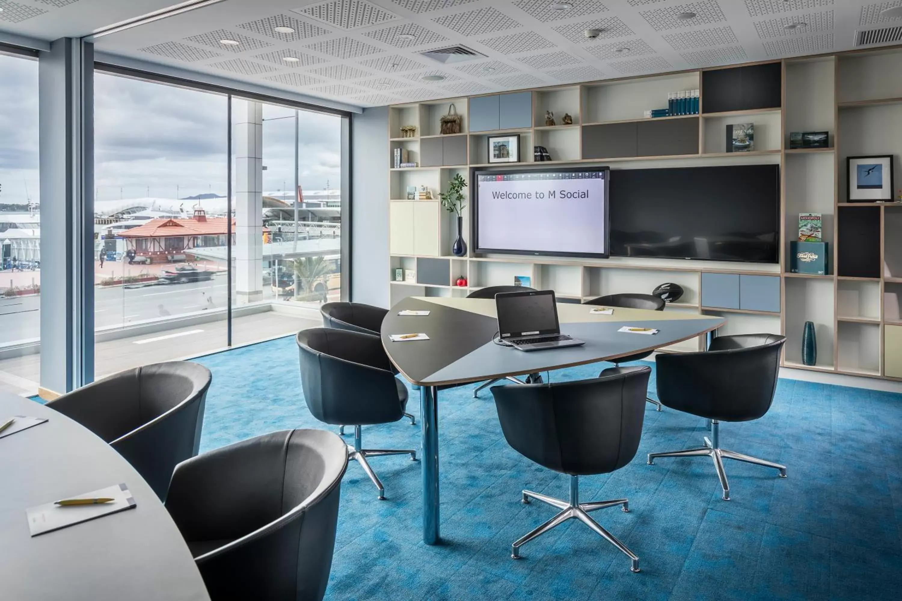 Meeting/conference room, TV/Entertainment Center in M Social Auckland