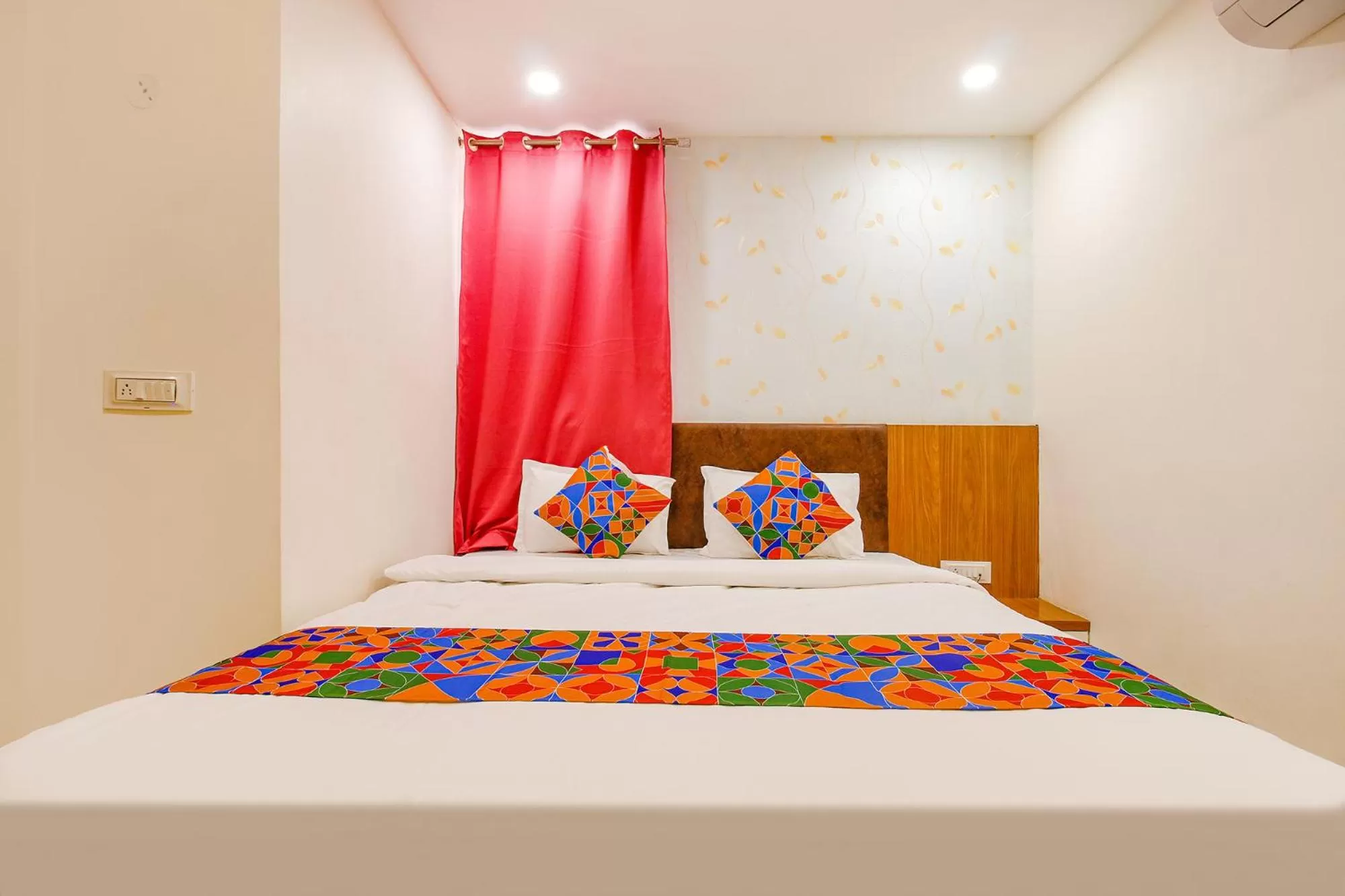 Bed in FabHotel Silkroute Palace