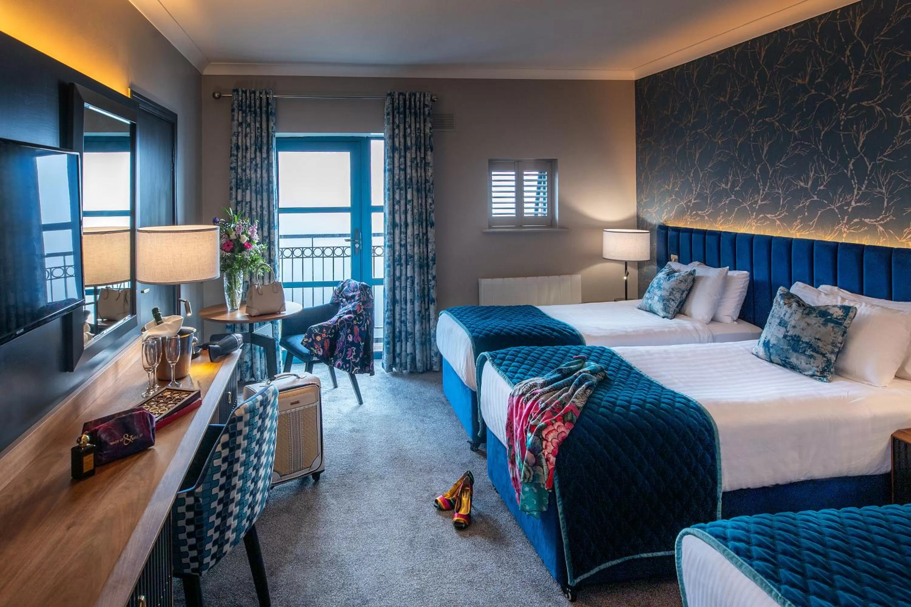 Bedroom, Bed in Riverside Park Hotel