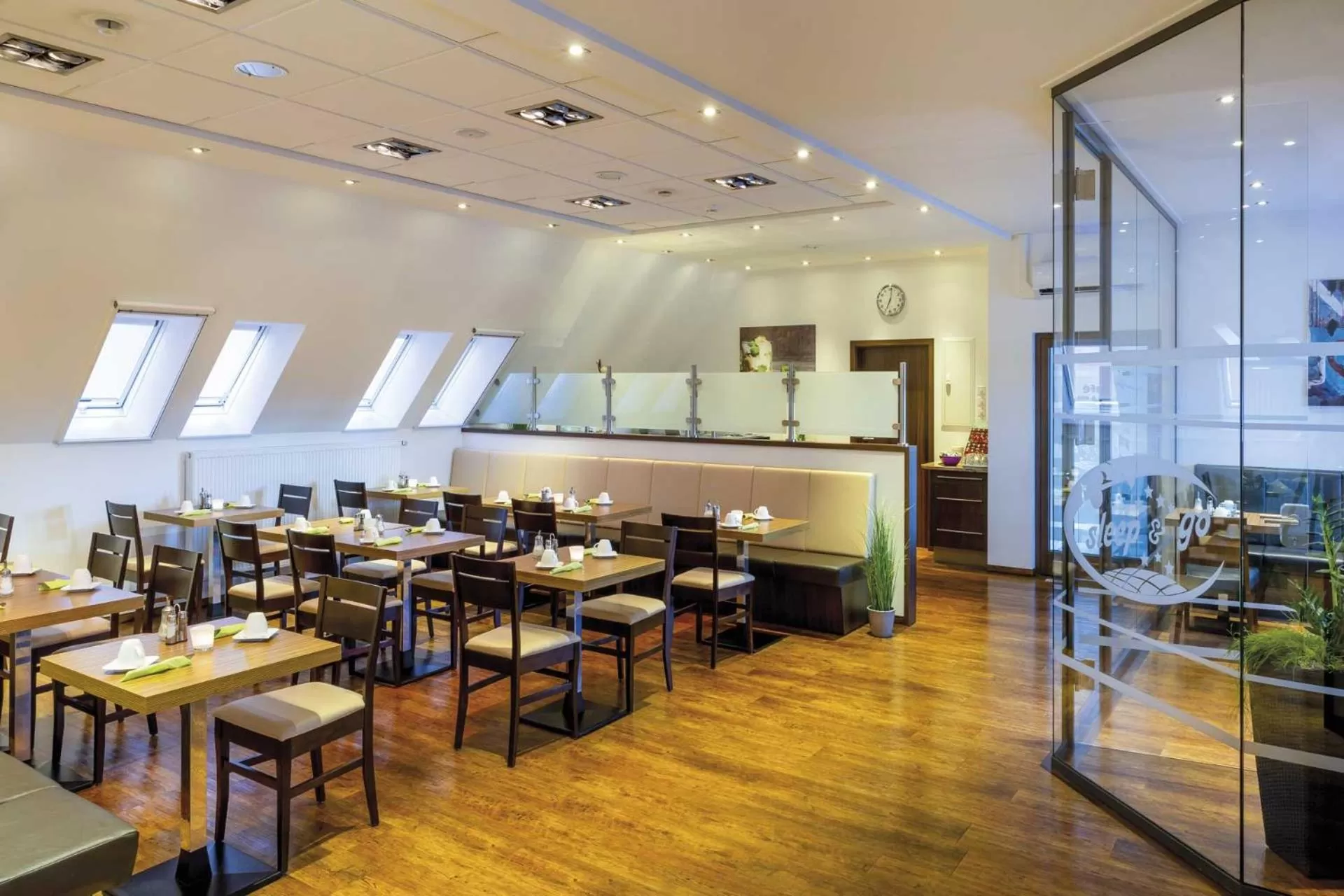 Breakfast in Hotel sleep & go