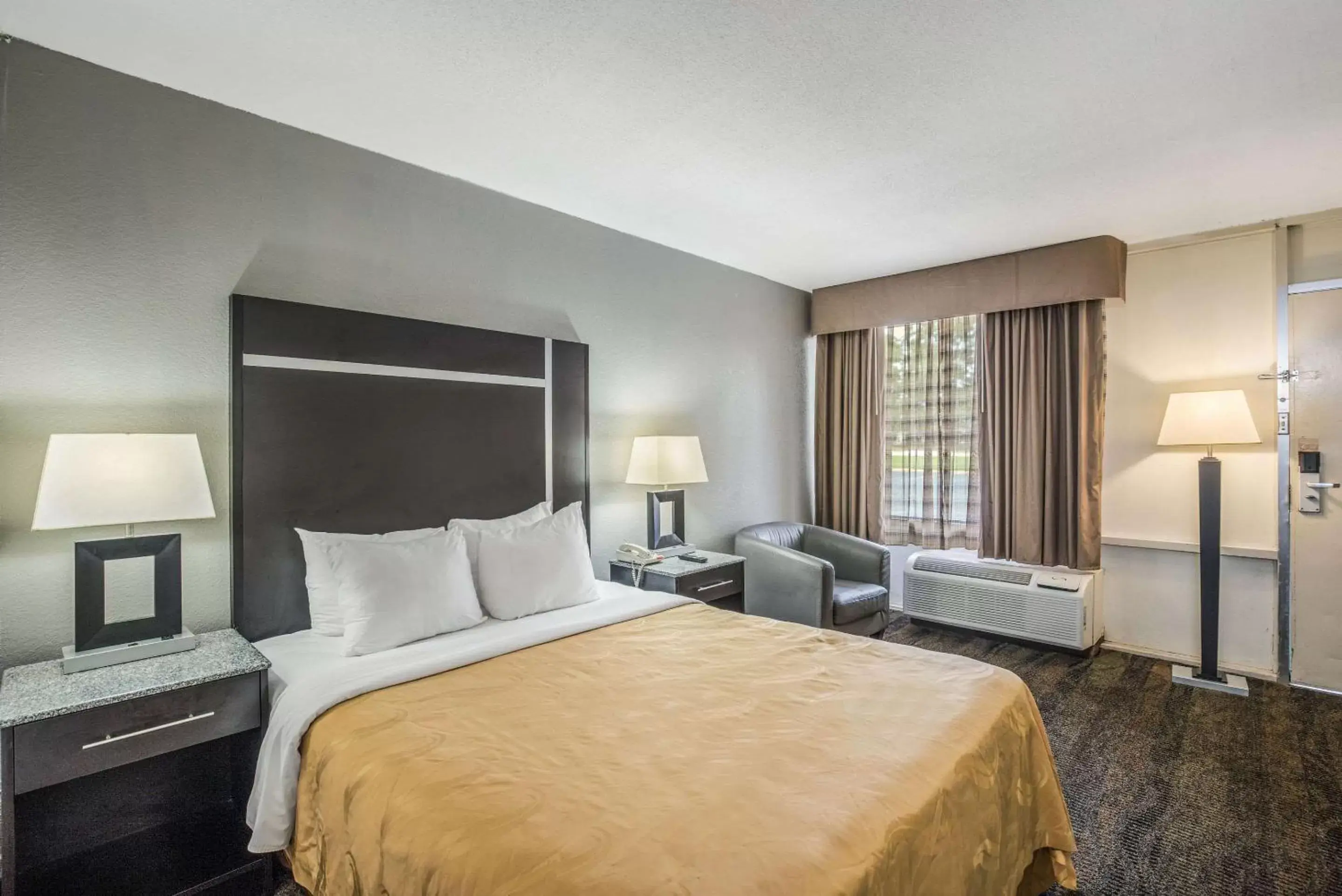 Photo of the whole room, Bed in Quality Inn & Suites Conference Center Thomasville Photo of the whole room, Bed in Quality Inn & Suites Conference Center Thomasville
