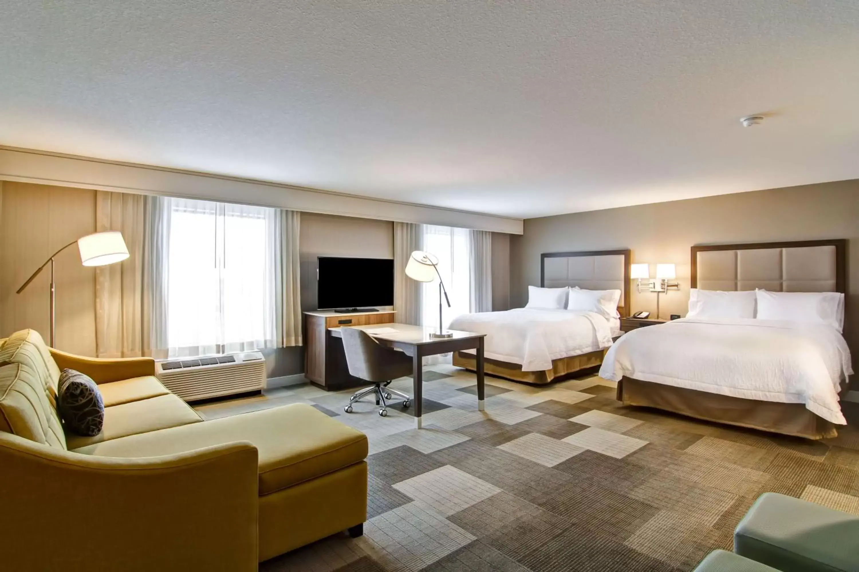 Bedroom in Hampton Inn & Suites by Hilton Saskatoon Airport