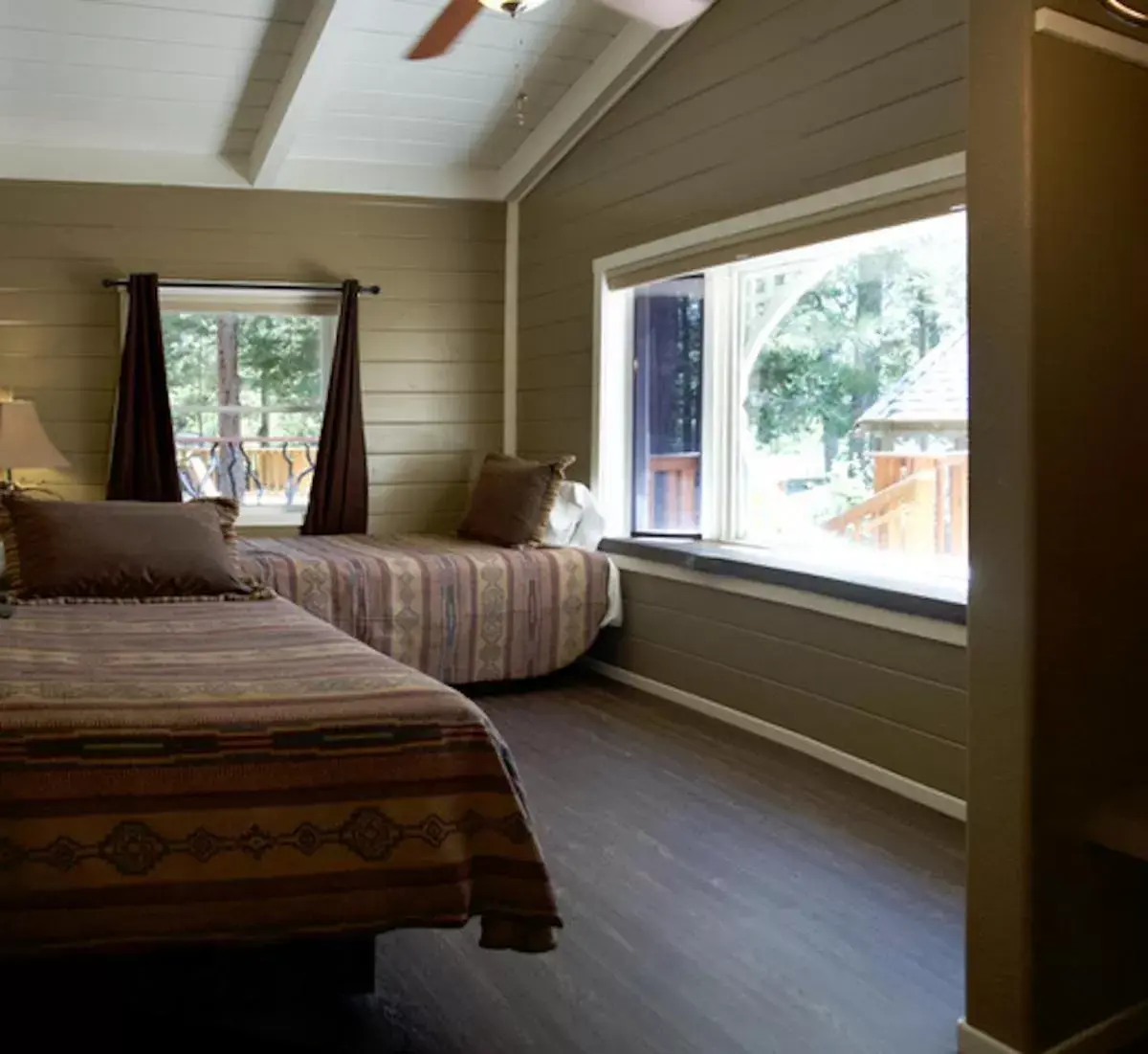 Bed in Silver Pines Lodge