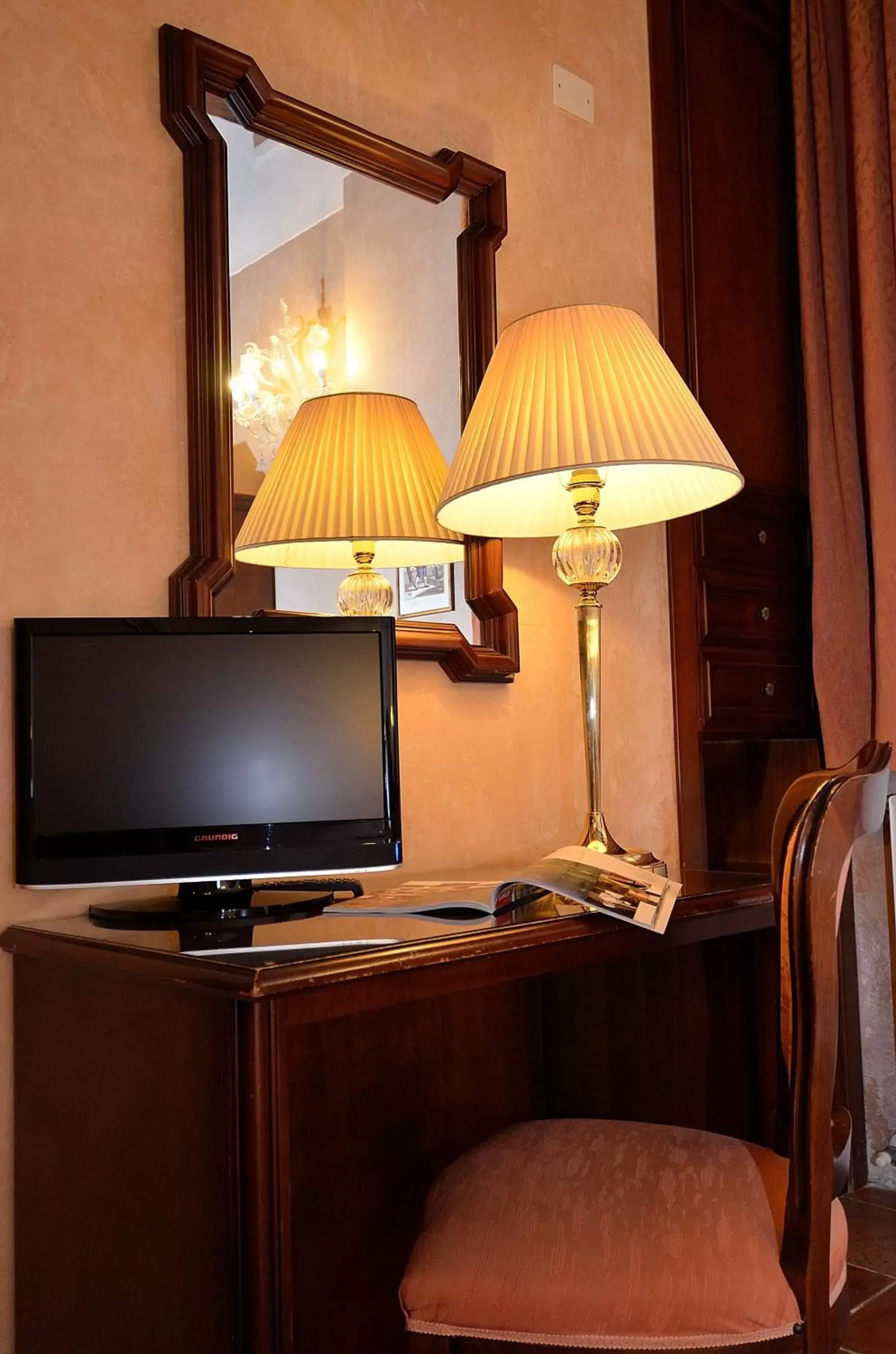 TV and multimedia, TV/Entertainment Center in Locanda La Corte