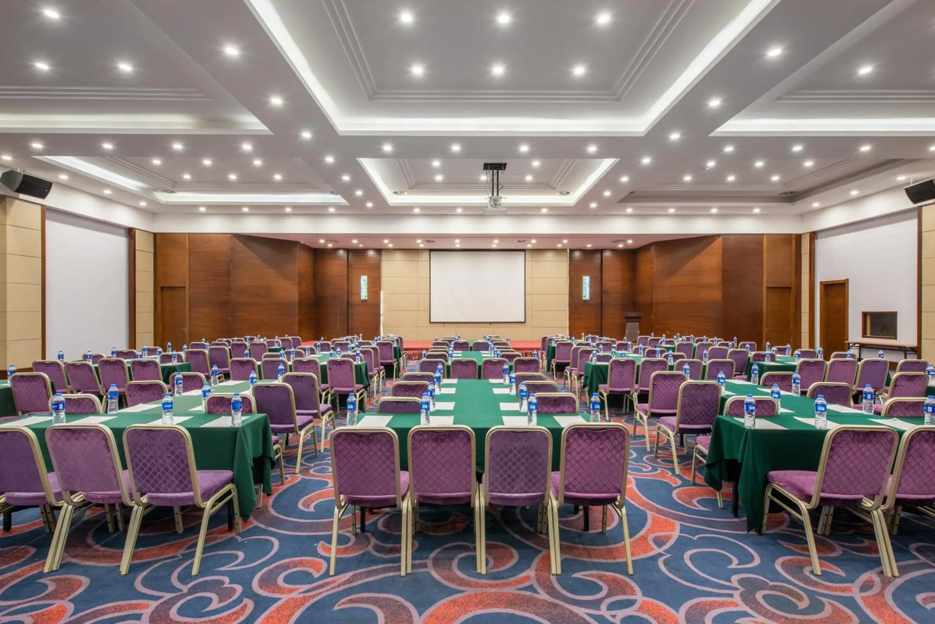 Meeting/conference room in Holiday Inn Express Hefei South, an IHG Hotel