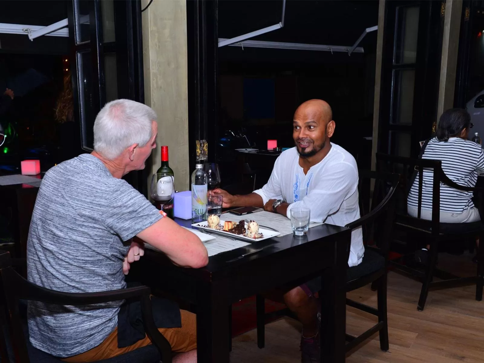 Restaurant/places to eat in Sea Port