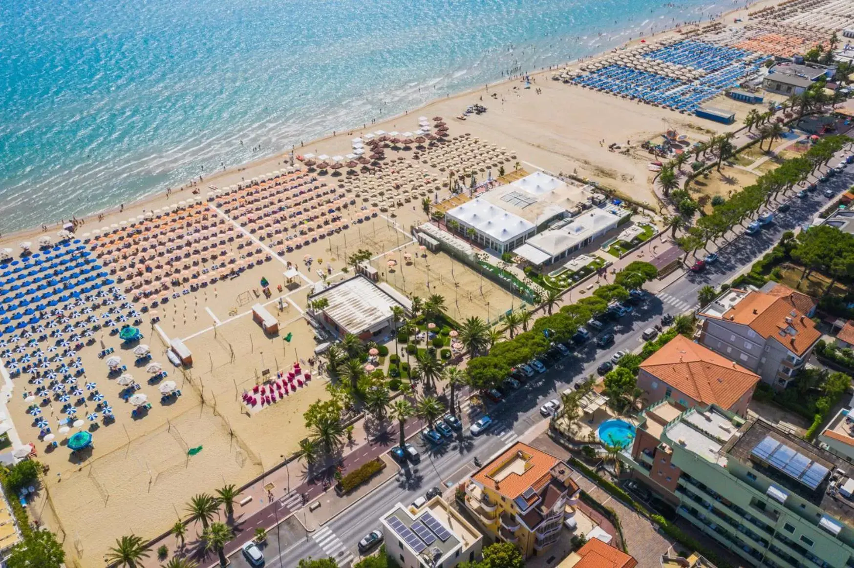 Bird's eye view, Bird's-eye View in Residence Playa