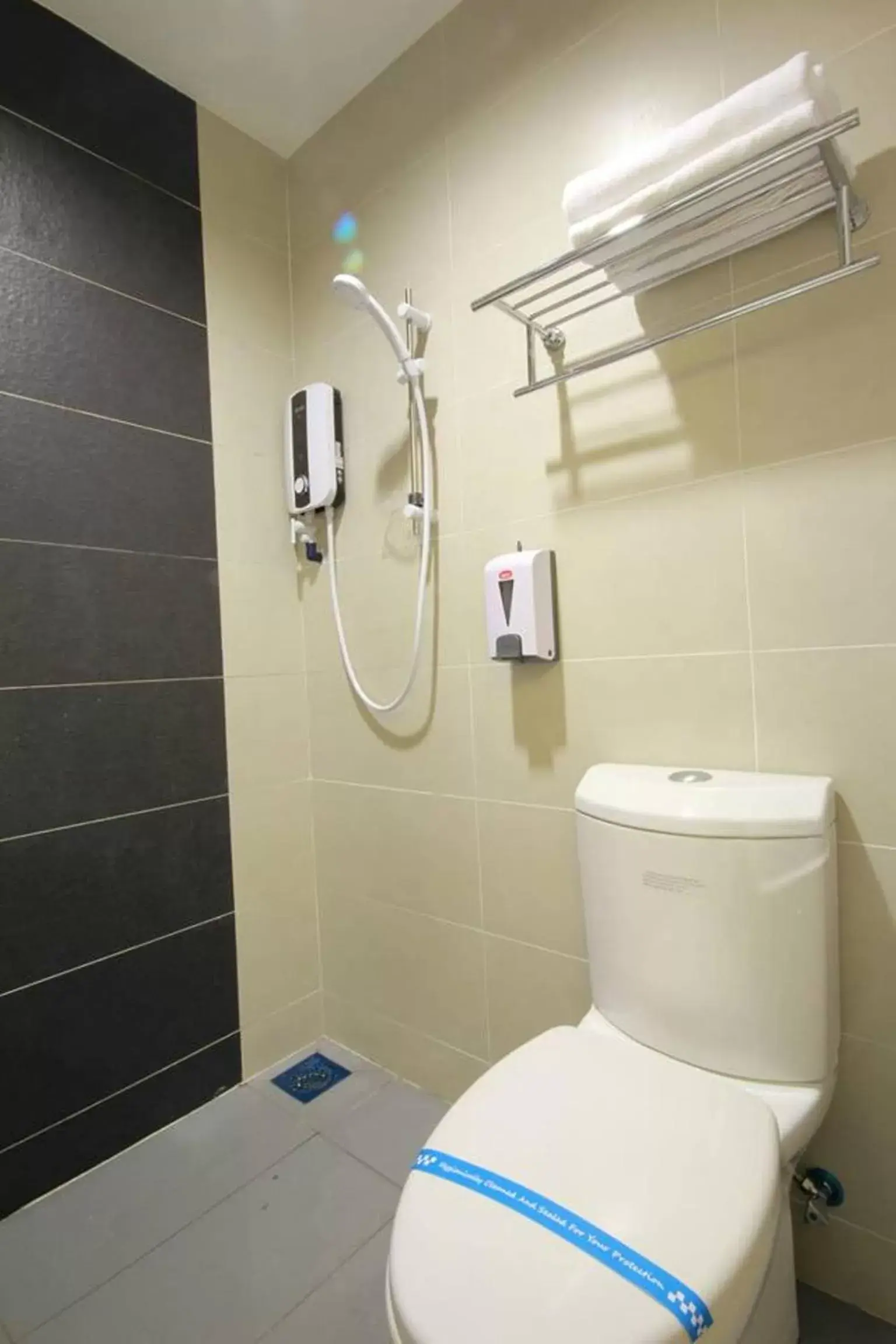 Bathroom in Sandy Hotel Malacca