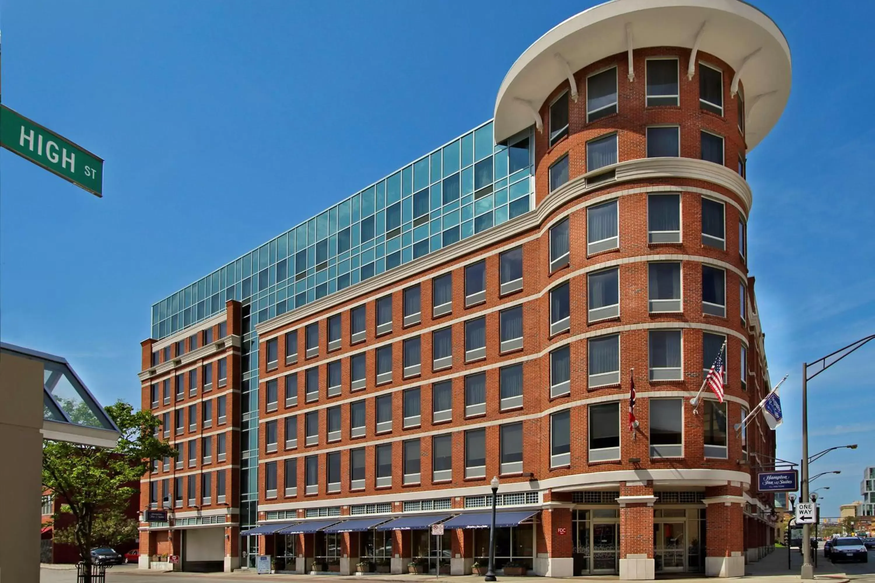 Property Building in Hampton Inn & Suites Columbus-Downtown, Ohio