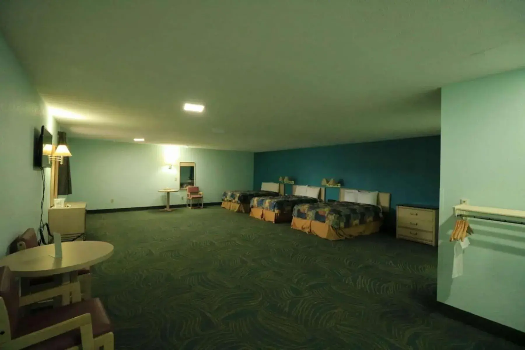 Photo of the whole room in Travelodge by Wyndham Parkersburg