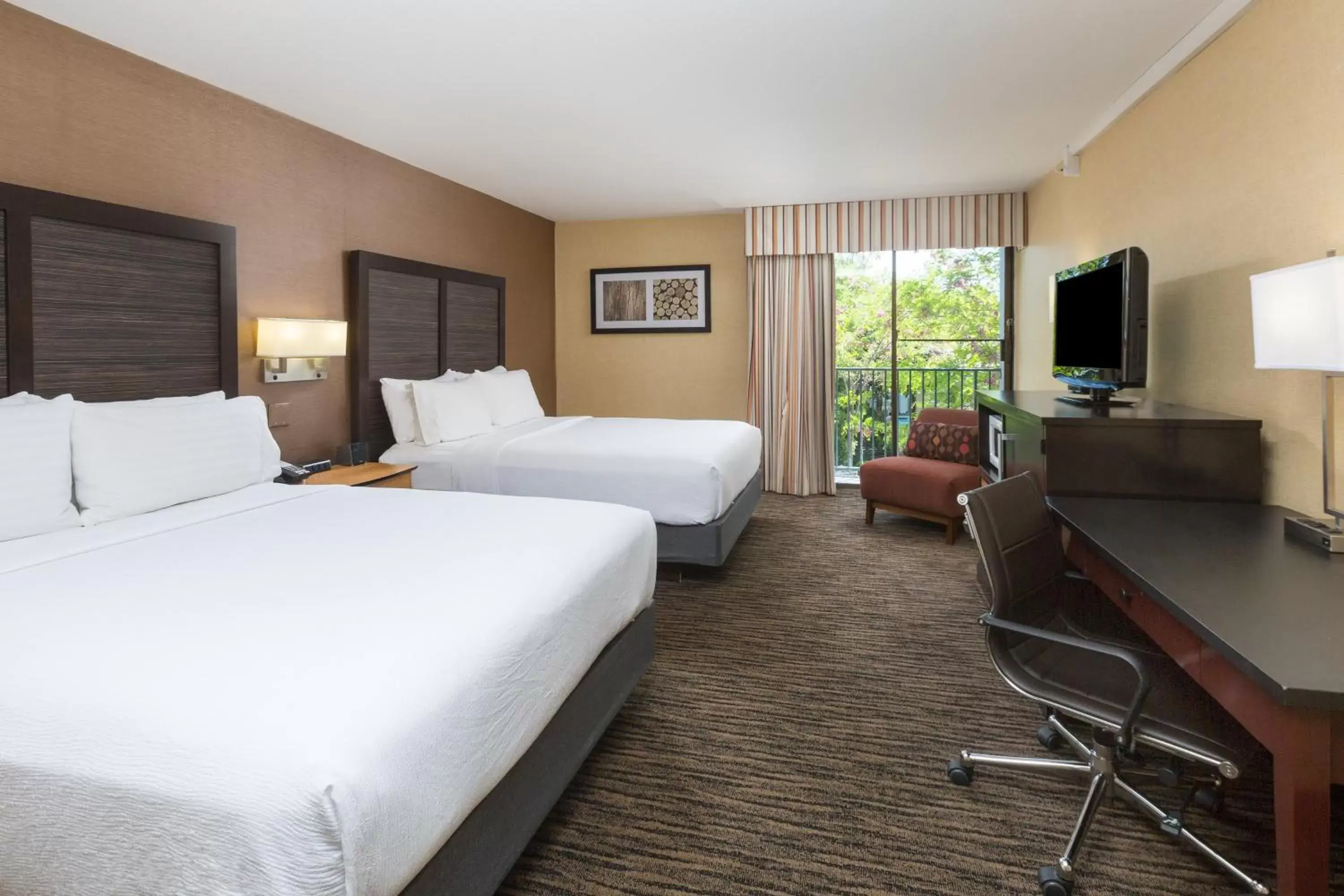 Photo of the whole room in Holiday Inn Dublin - Pleasanton, an IHG Hotel