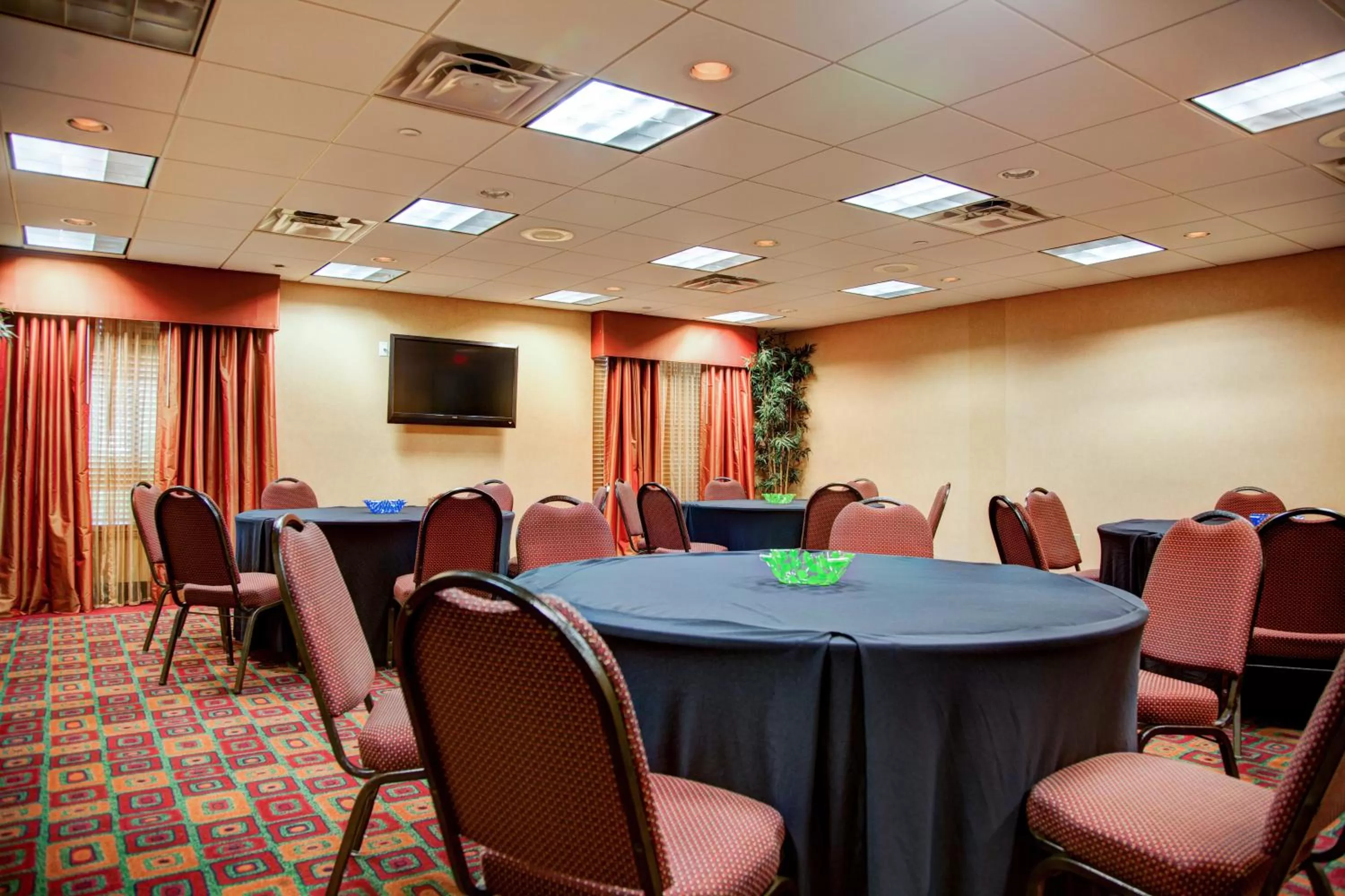 Meeting/conference room in Holiday Inn Express Tyler South by IHG