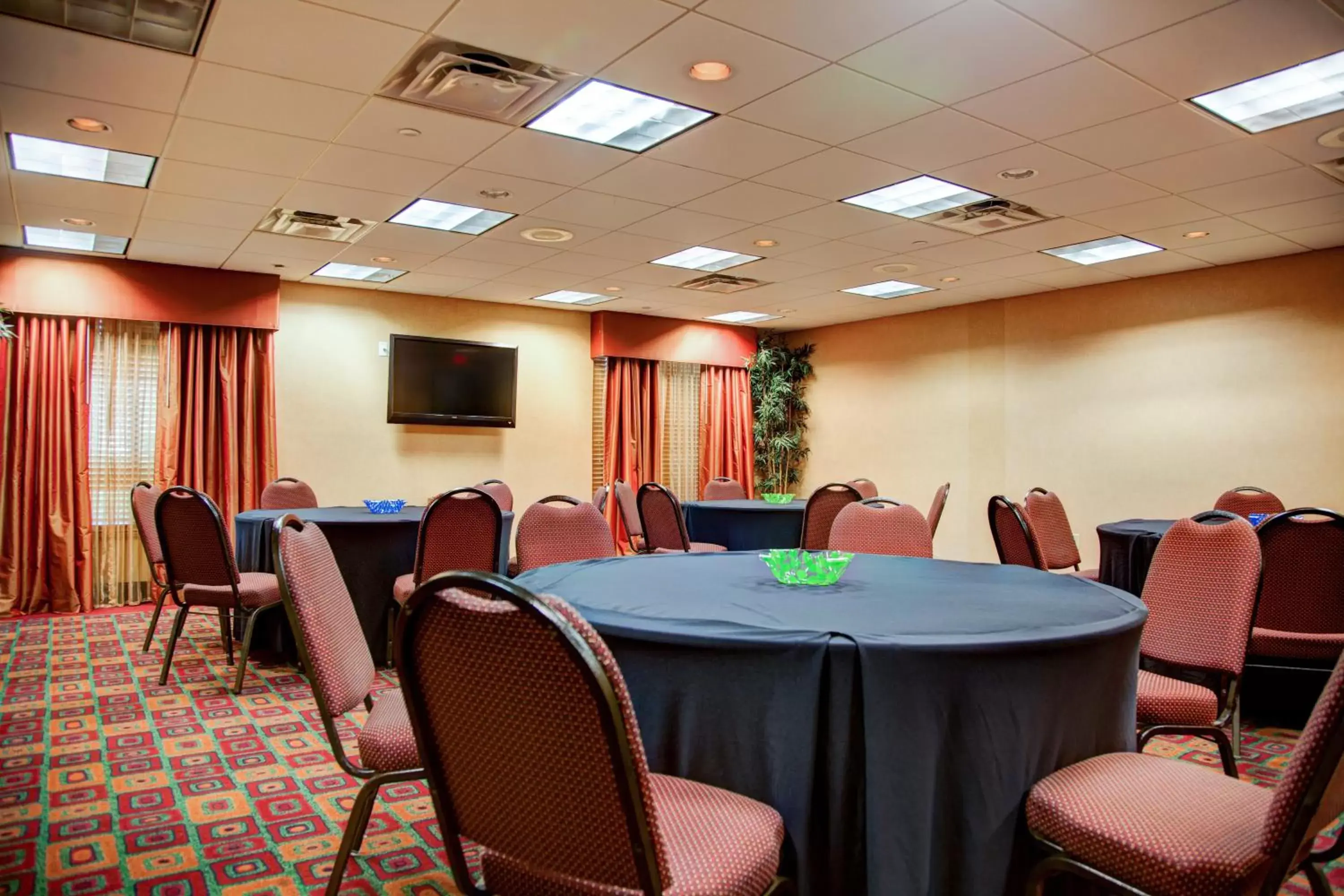 Meeting/conference room in Holiday Inn Express Tyler South, an IHG Hotel