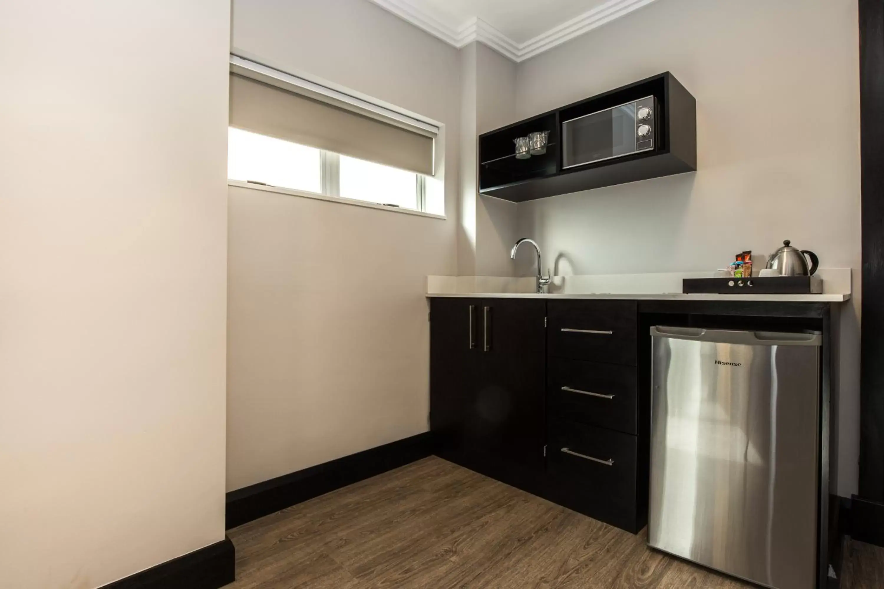 Kitchen or kitchenette, Kitchen/Kitchenette in Belaire Suites Hotel