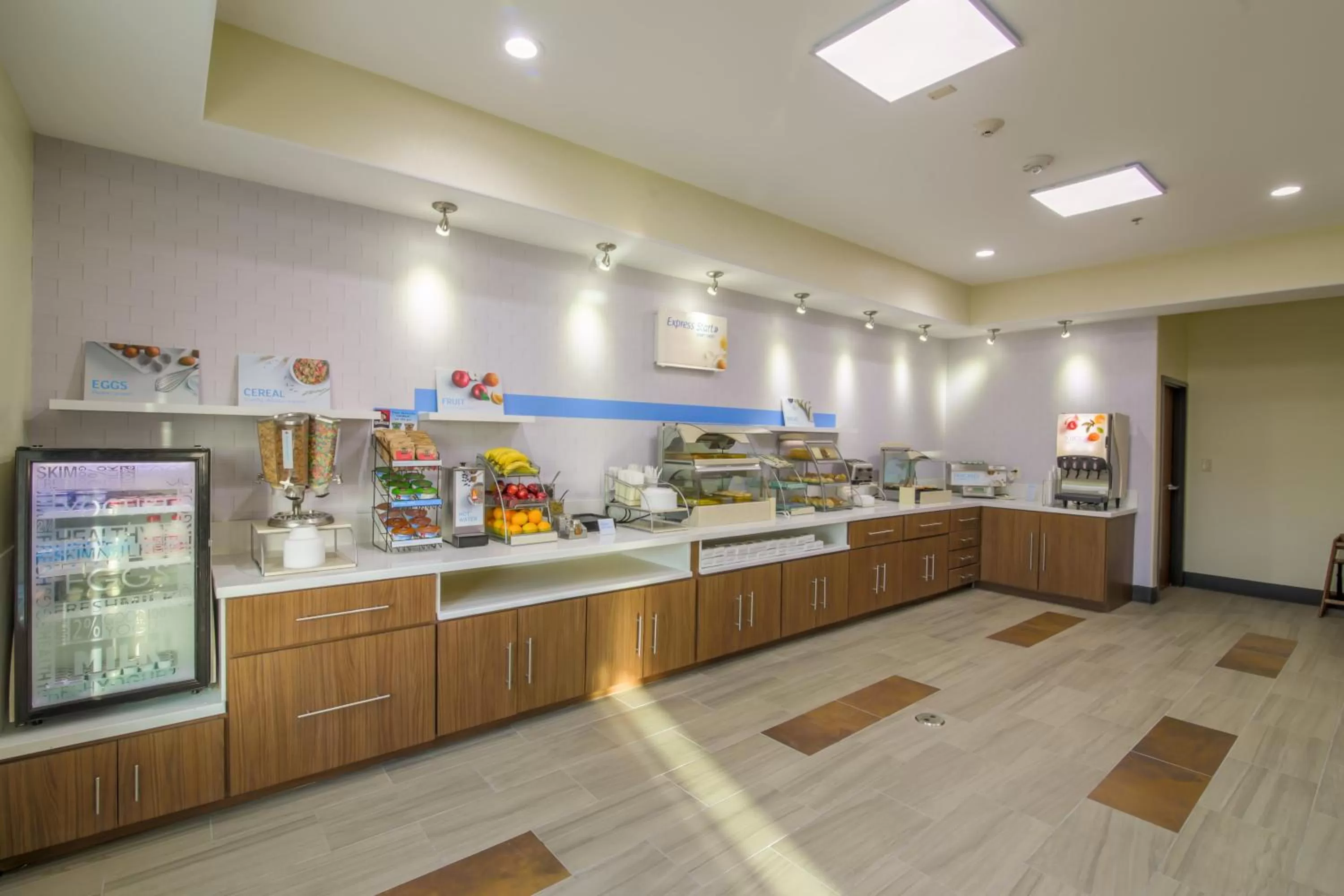 Breakfast, Restaurant/Places to Eat in Holiday Inn Express & Suites Raymondville, an IHG Hotel