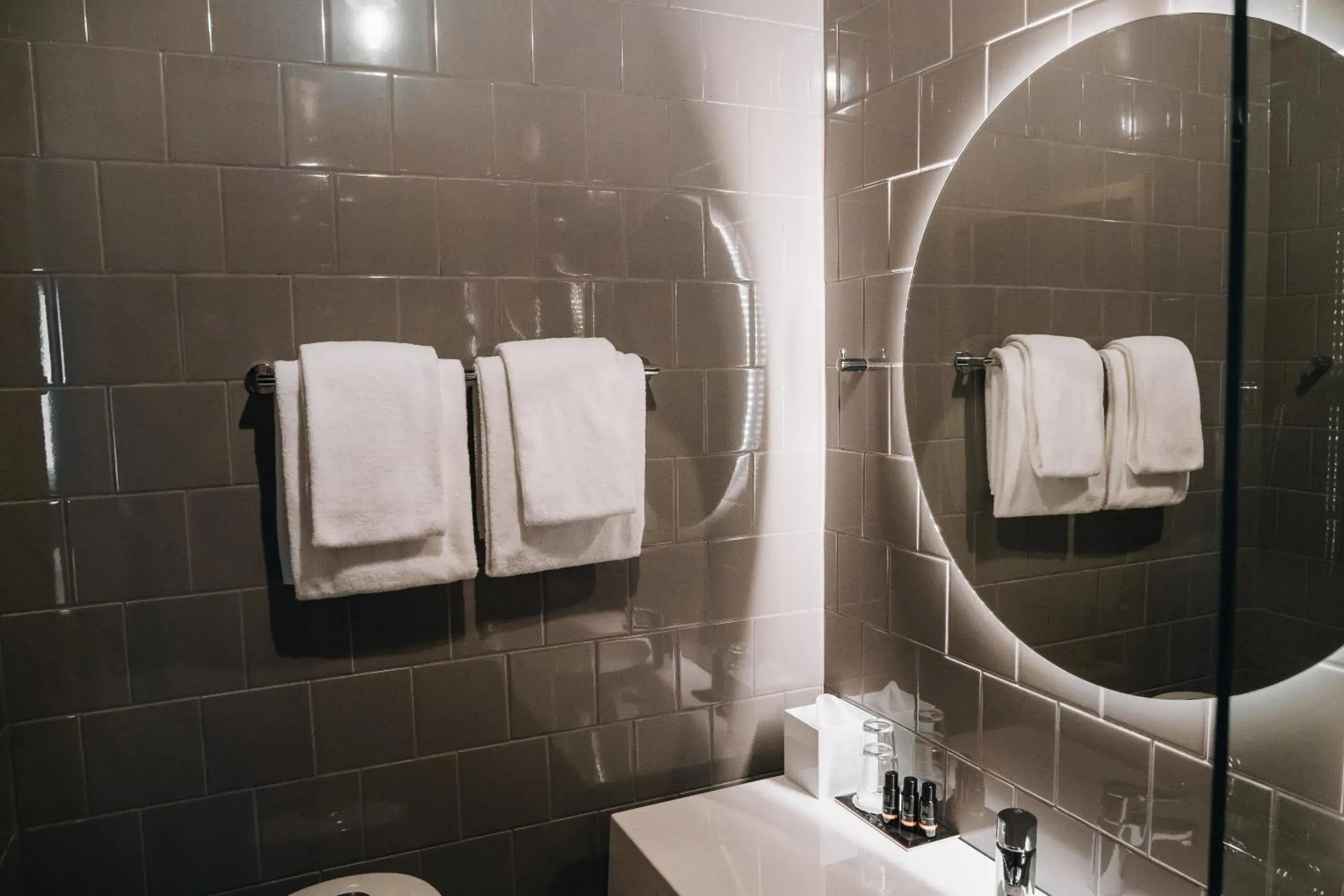 Shower, Bathroom in Hotell Södra Berget