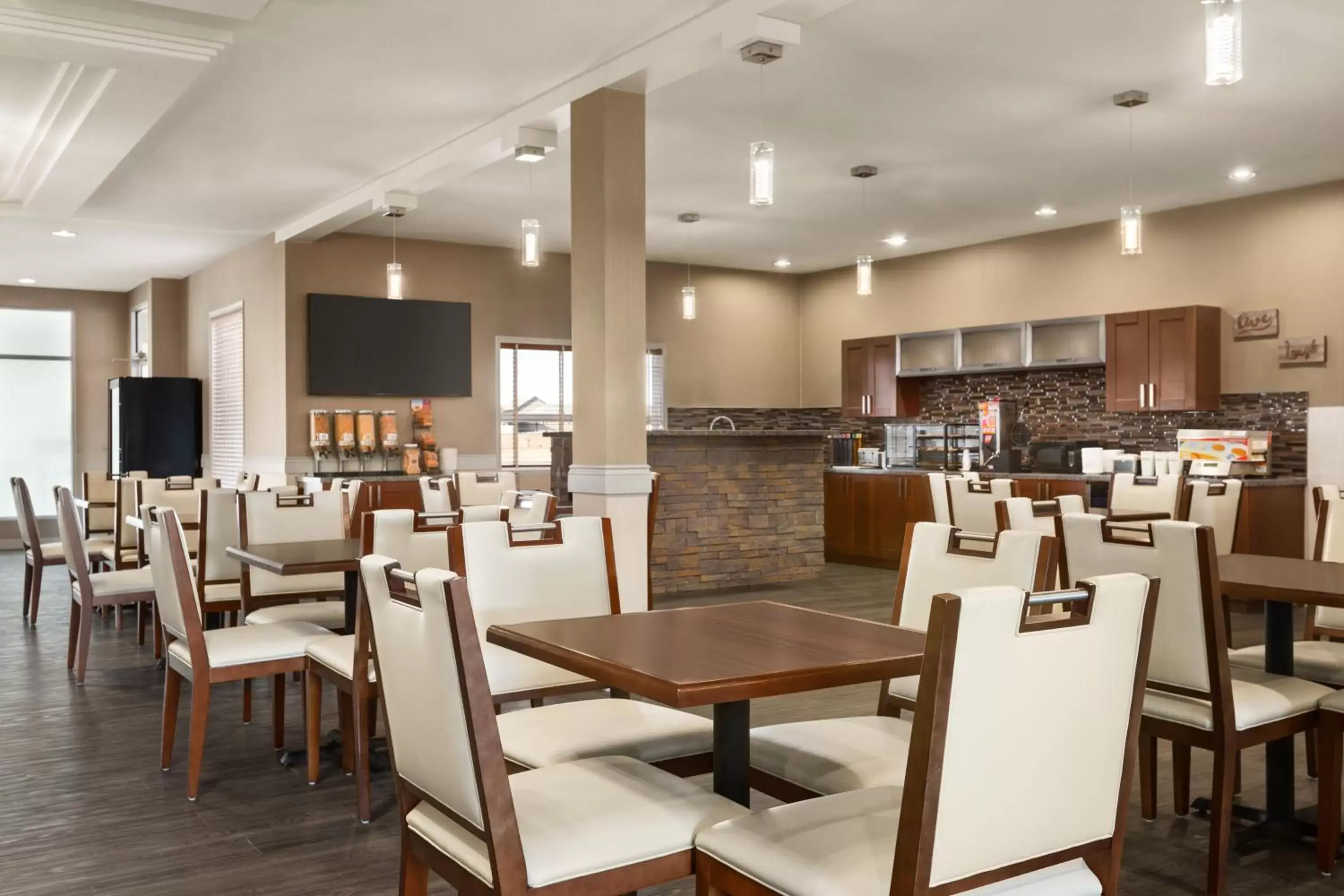 Food and drinks, Restaurant/Places to Eat in Days Inn & Suites by Wyndham Brooks