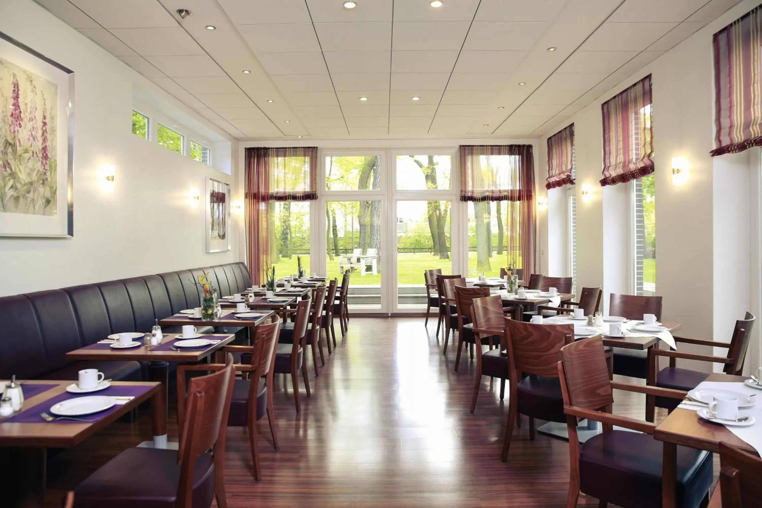 Restaurant/Places to Eat in Mercure Hotel am Entenfang Hannover