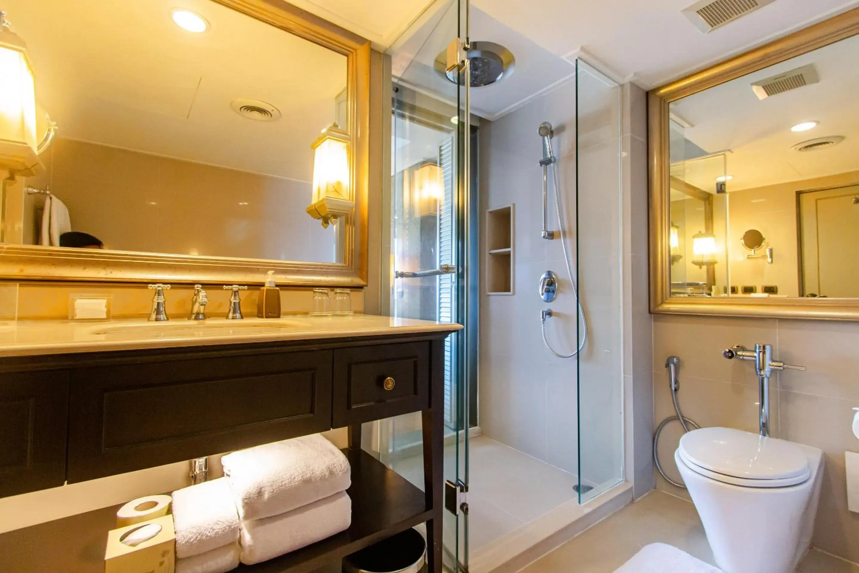 Bathroom in Dusit Thani Pattaya - SHA Extra Plus