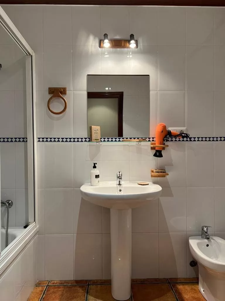 Bathroom in El Bosque Suites&Room