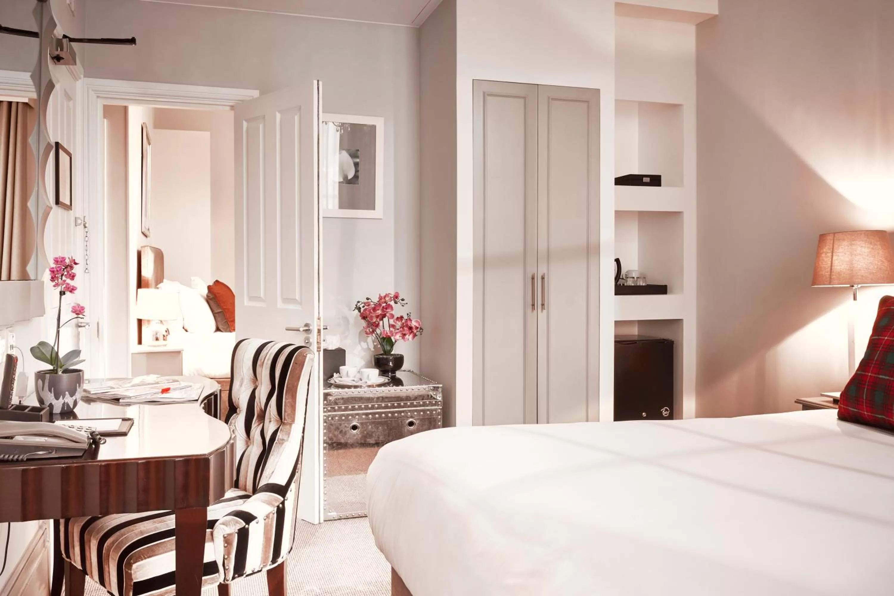 Bedroom, Bed in The Tophams Hotel