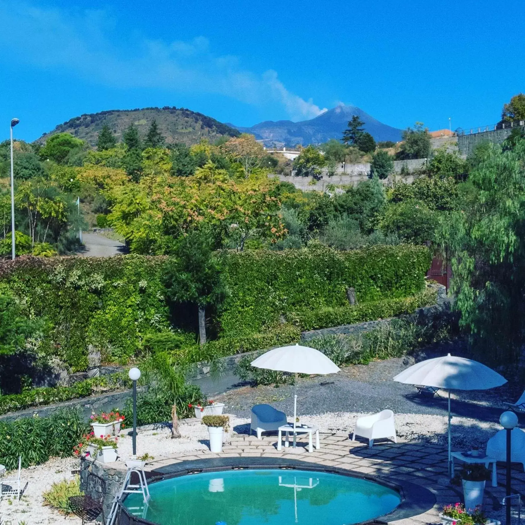 Spring, Pool View in B&B BOUTIQUE DI CHARME "ETNA-RELAX-NATURA"