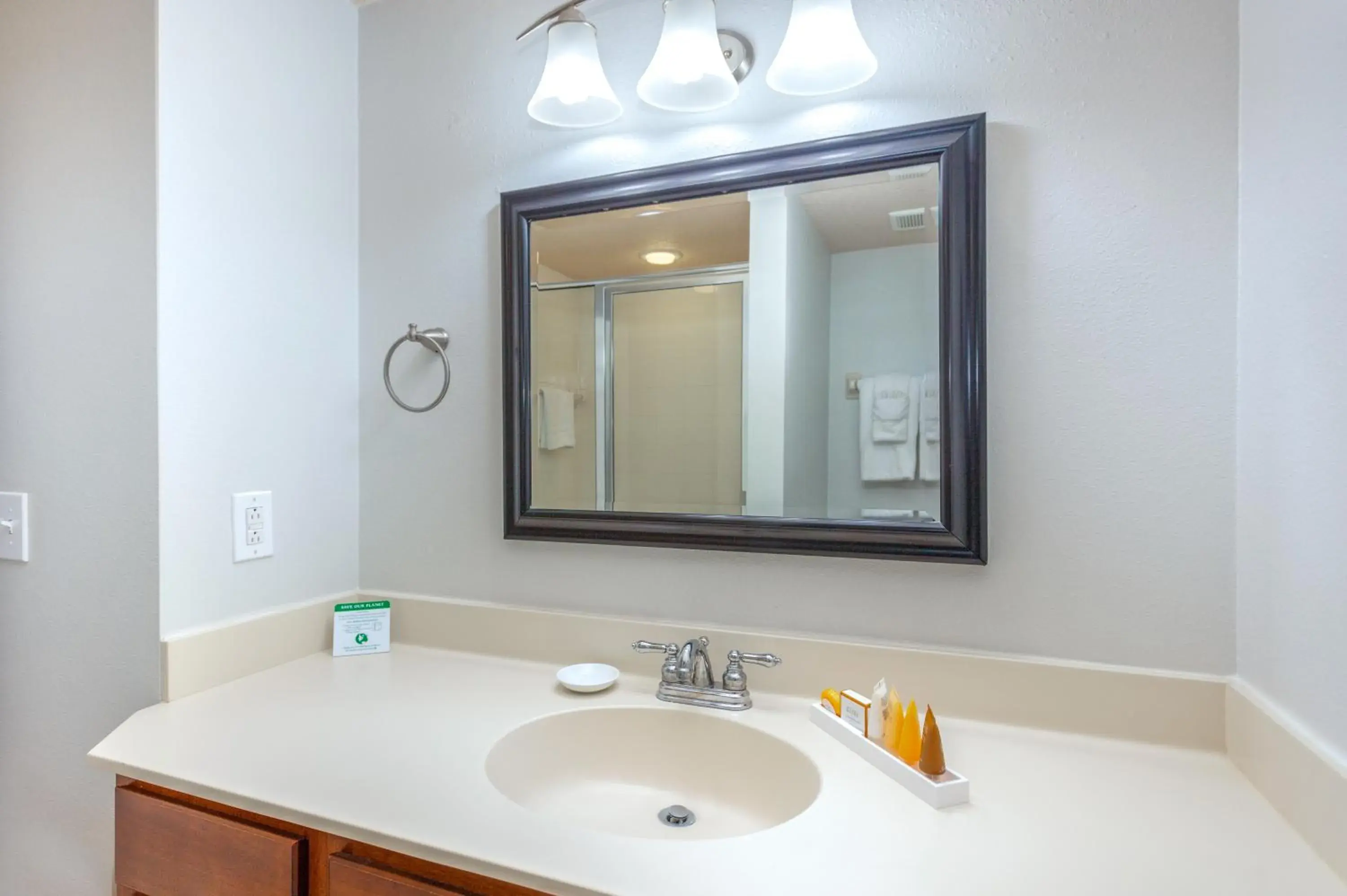 Bathroom in Seaside Amelia Inn - Amelia Island