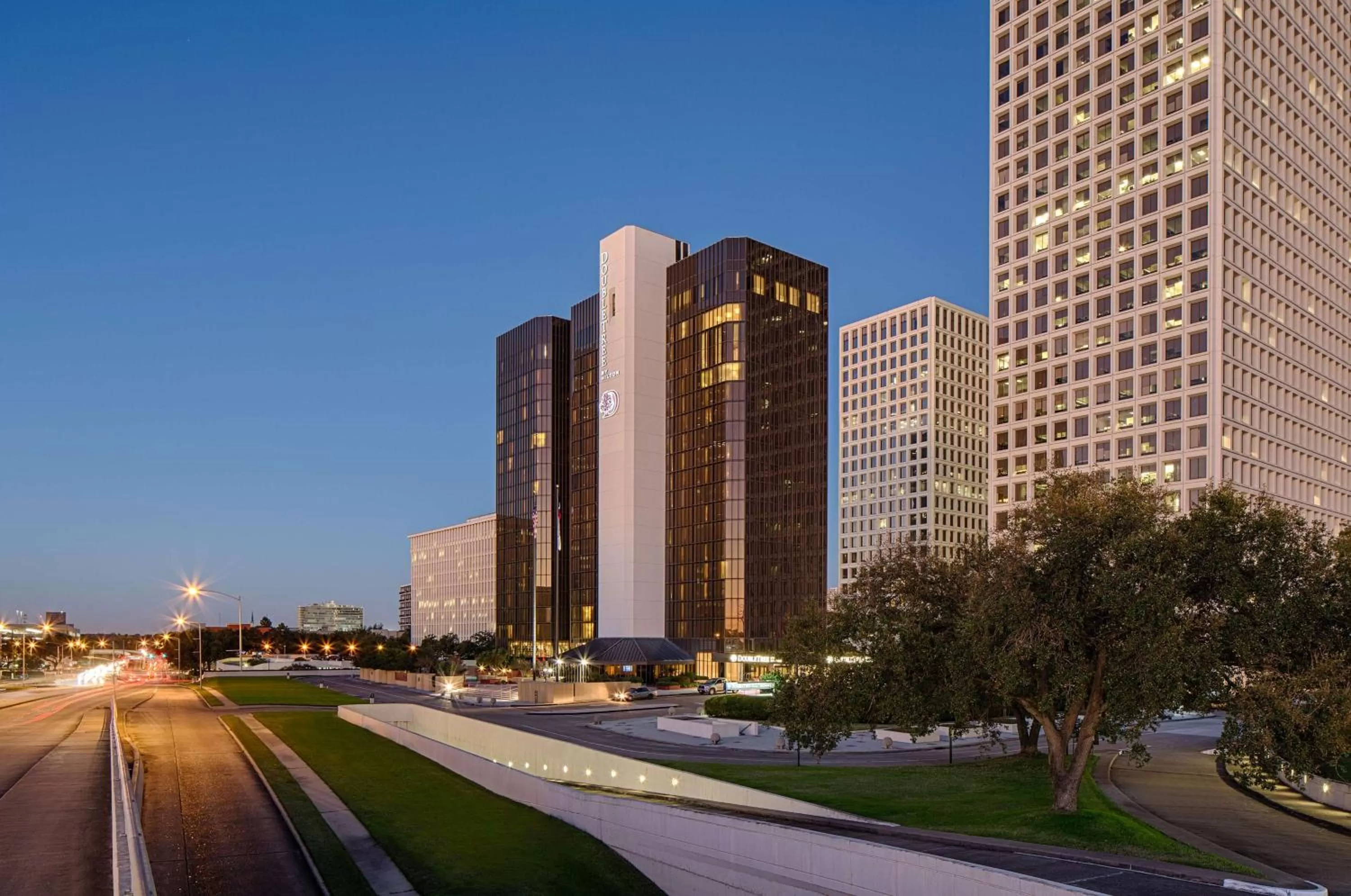 DoubleTree by Hilton Hotel Houston Greenway Plaza