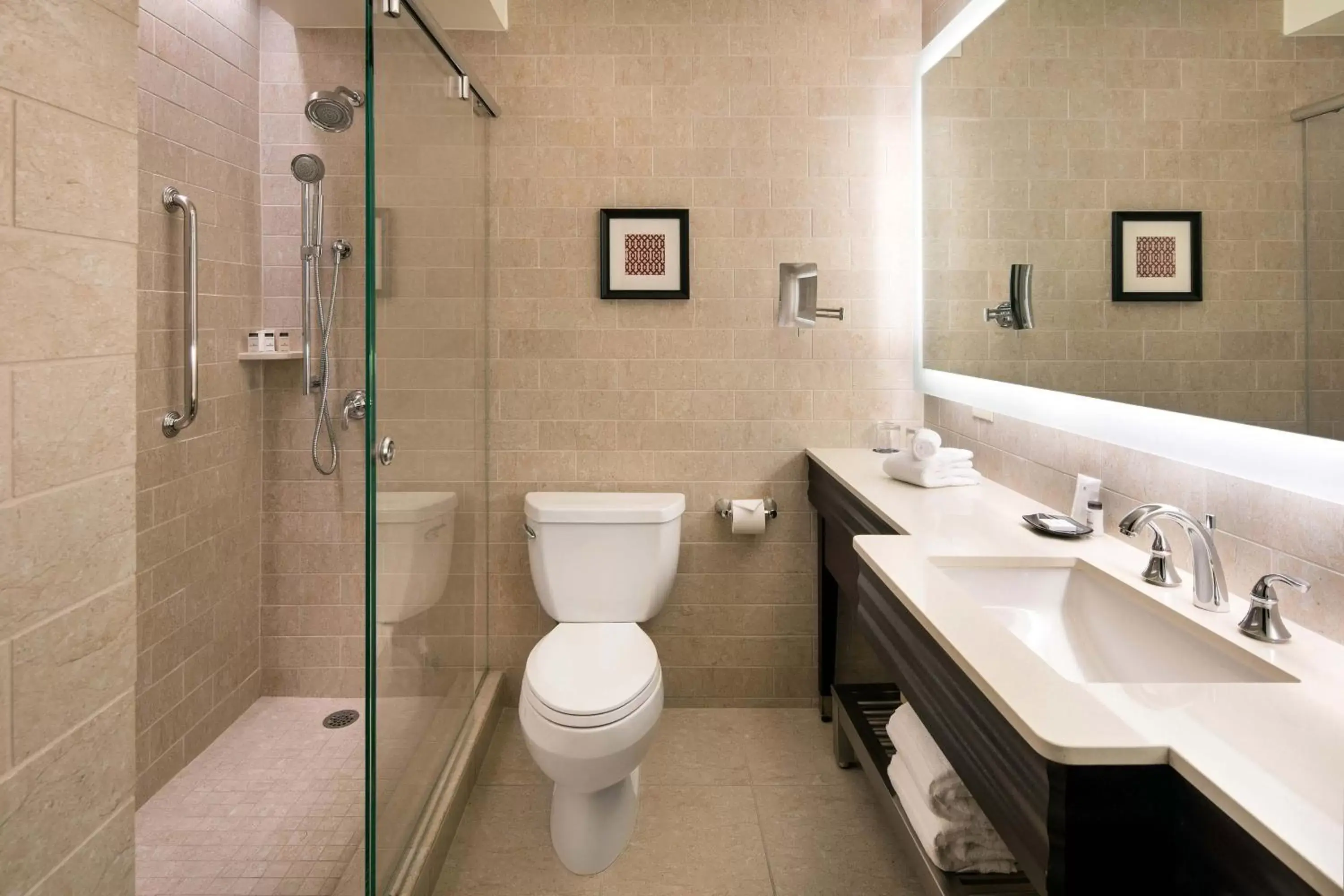 Bathroom in Sheraton Palo Alto Hotel