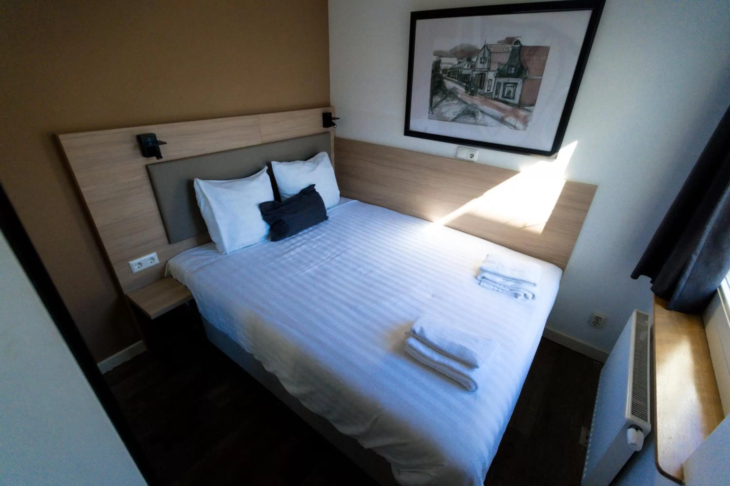 Bed in Plantage Garden Apartments