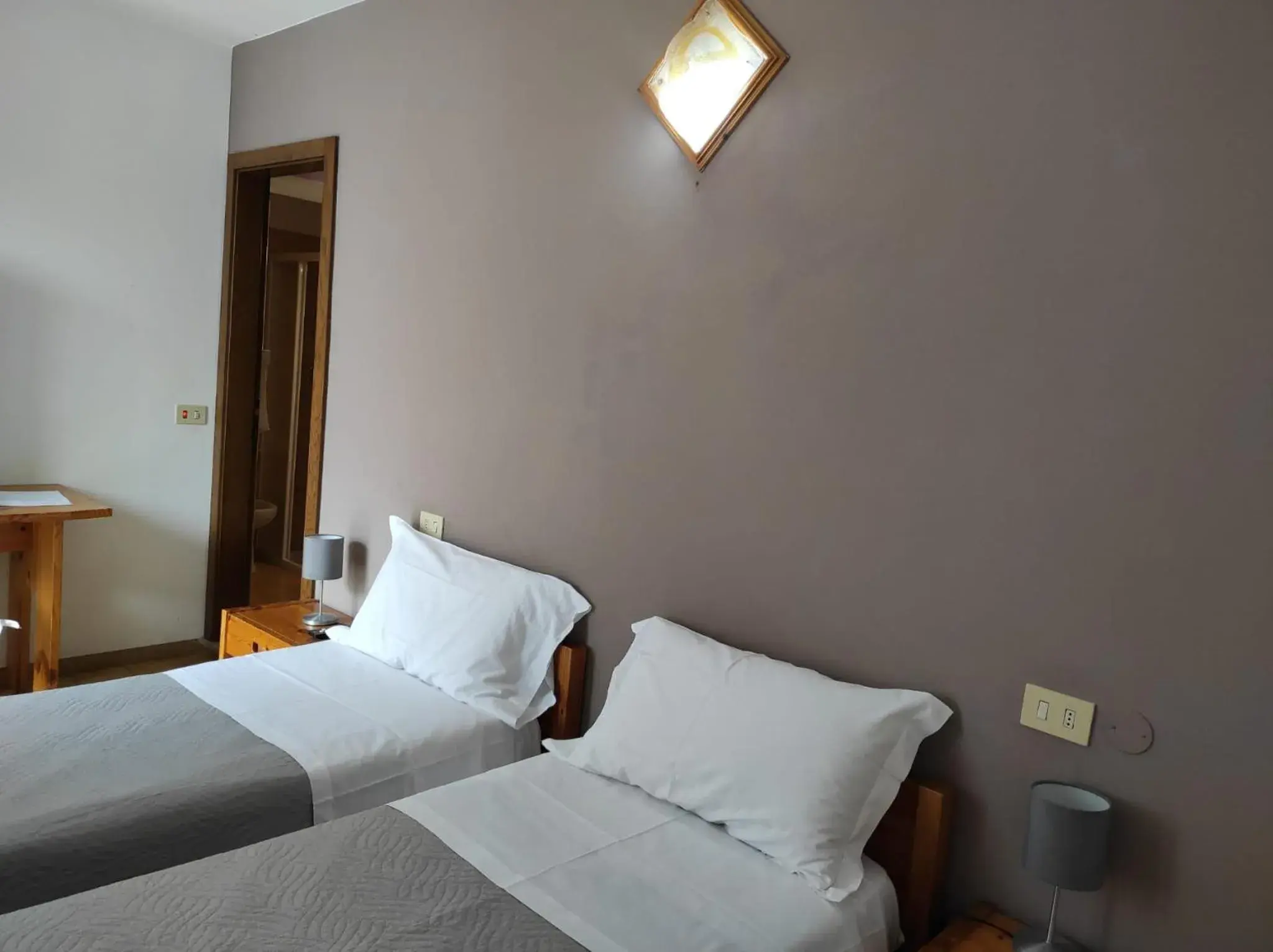 Bed in Albergo Stella D'Italia