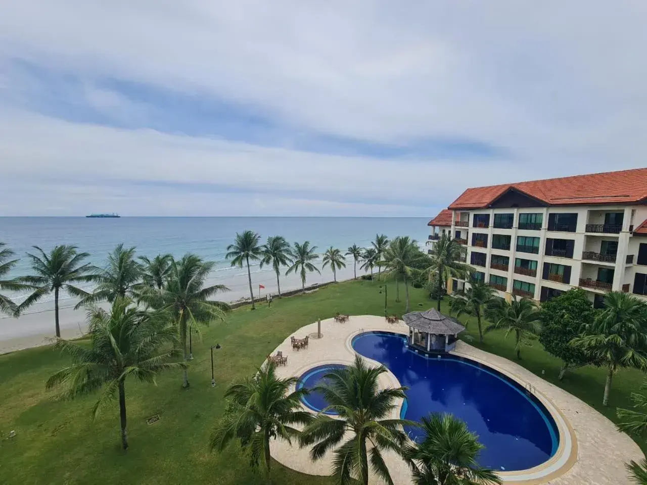 Swimming pool, Pool View in Borneo Beach Villas