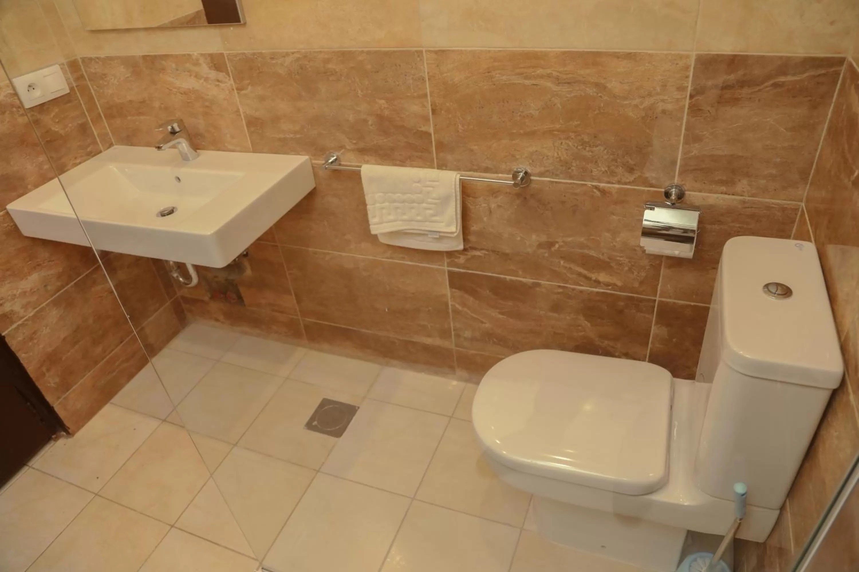 Shower in Riviera Taouyah Hotel