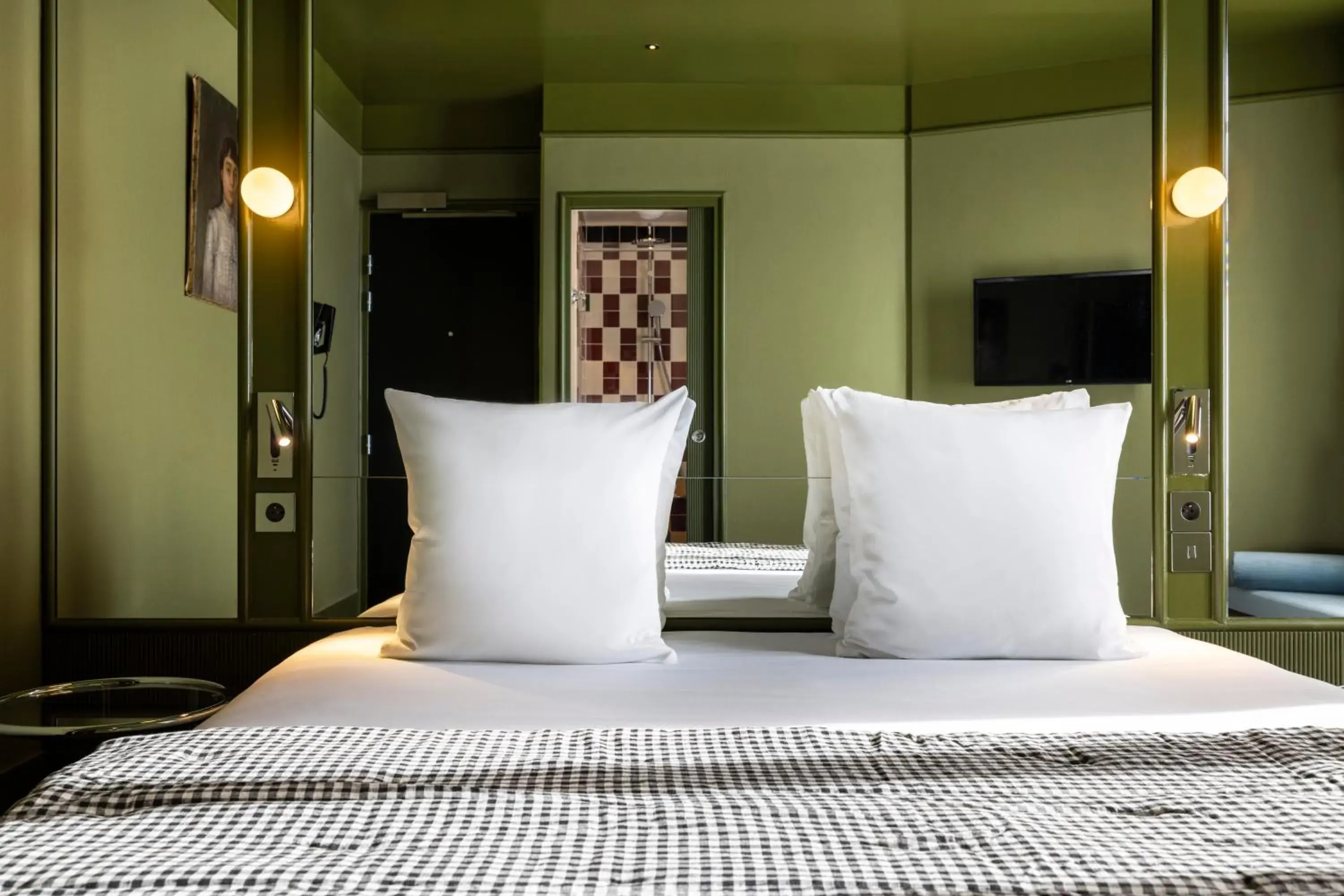 Bed in Hôtel du Home Moderne