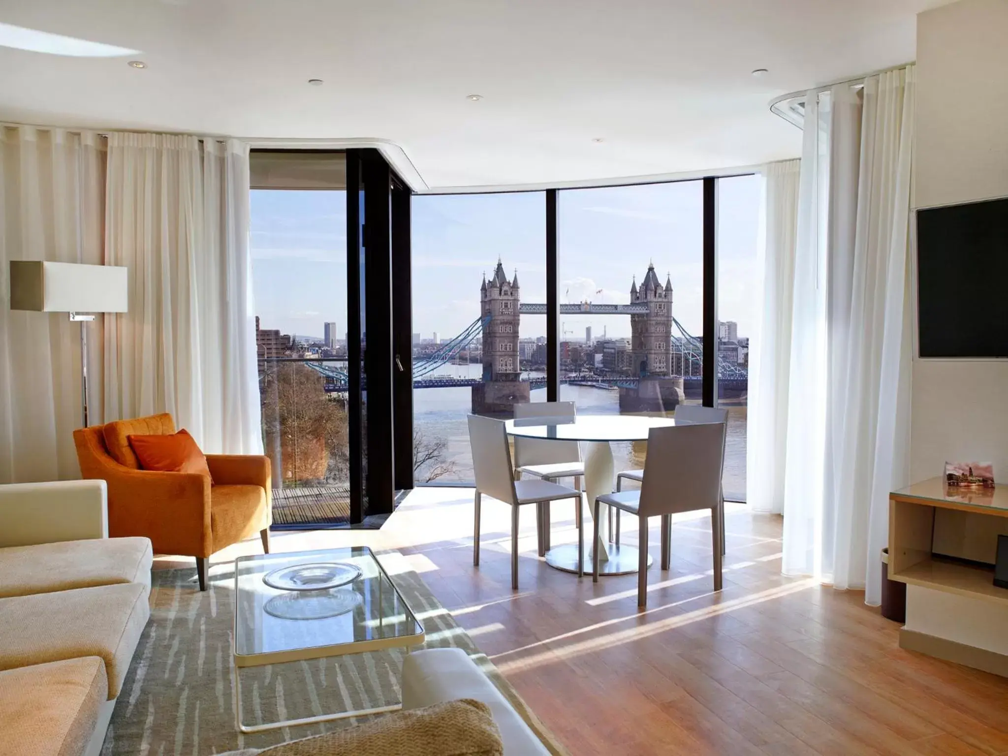View (from property/room), Seating Area in Cheval Three Quays at The Tower of London
