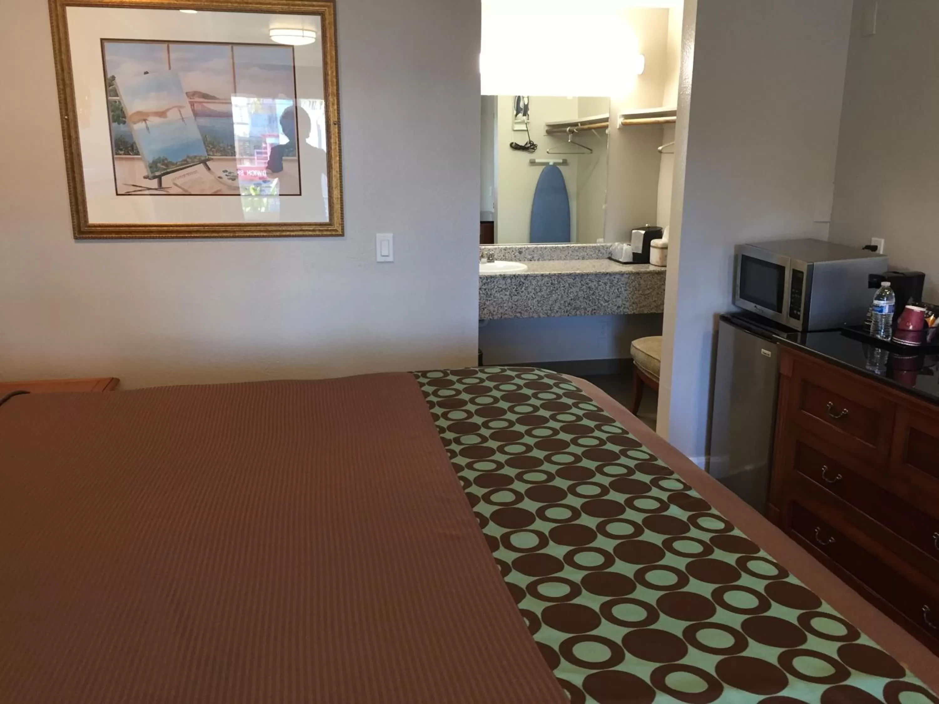 Bed in Continental Lodge